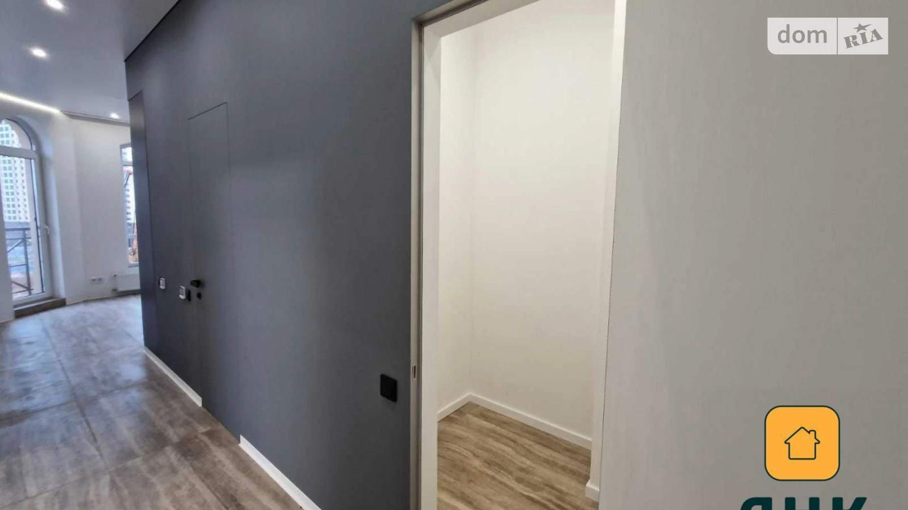 Продается 3-комнатная квартира 82 кв. м в Одессе, ул. Генуэзская, 1/1 - фото 2