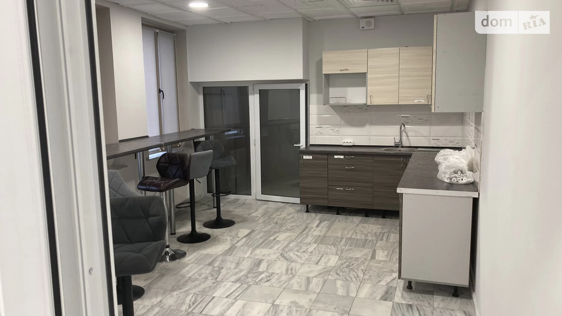 Здається в оренду офіс 260 кв. м в бізнес-центрі, цена: 4250 $ - фото 4