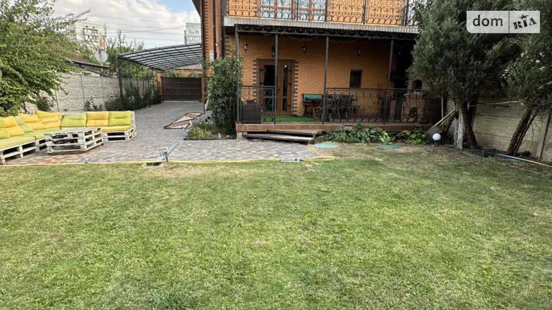 Продается дом на 2 этажа 250 кв. м с камином, цена: 239990 $ - фото 3