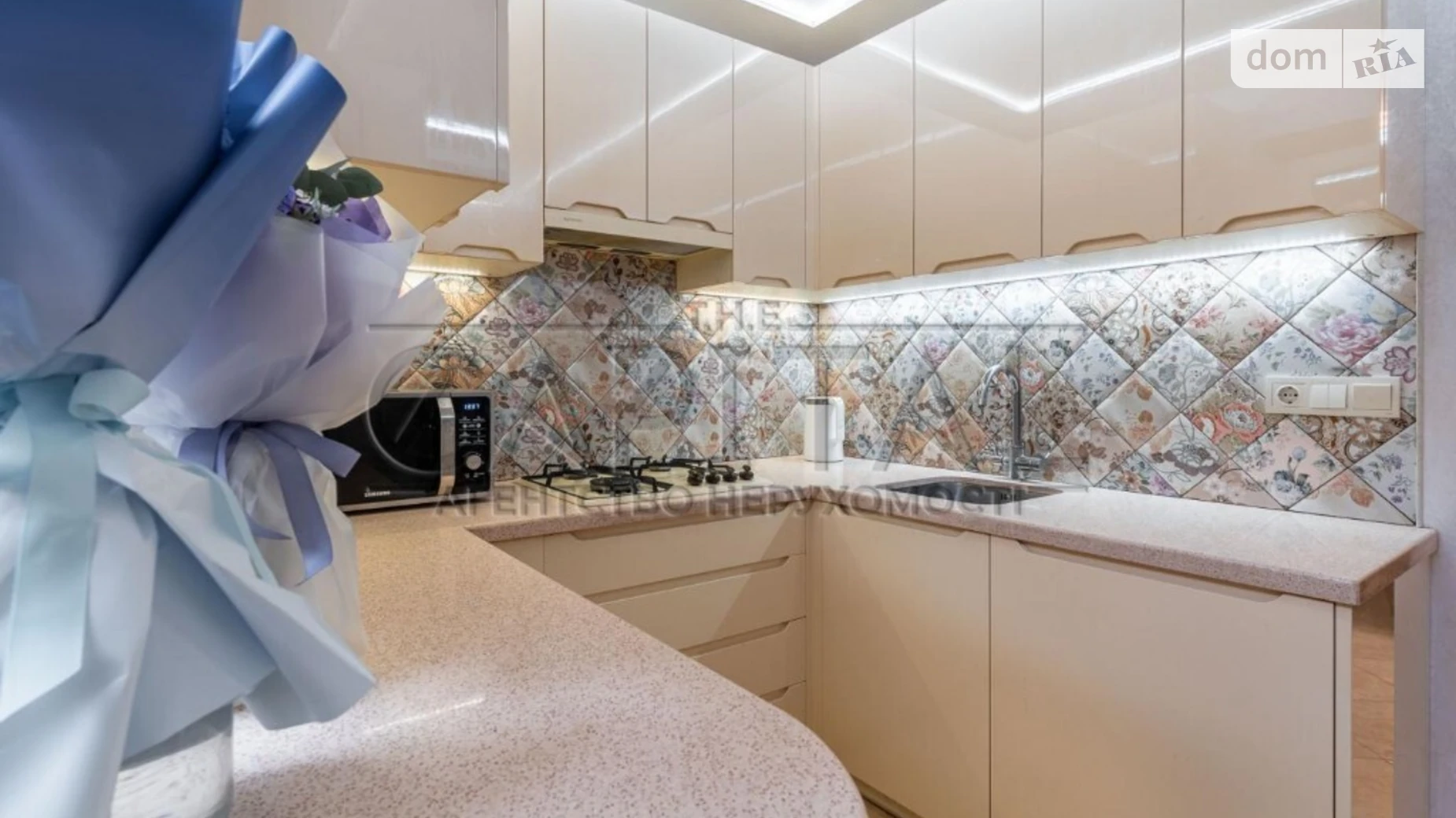 Сдается в аренду одноэтажный дом 250 кв. м с террасой, цена: 3800 $ - фото 2