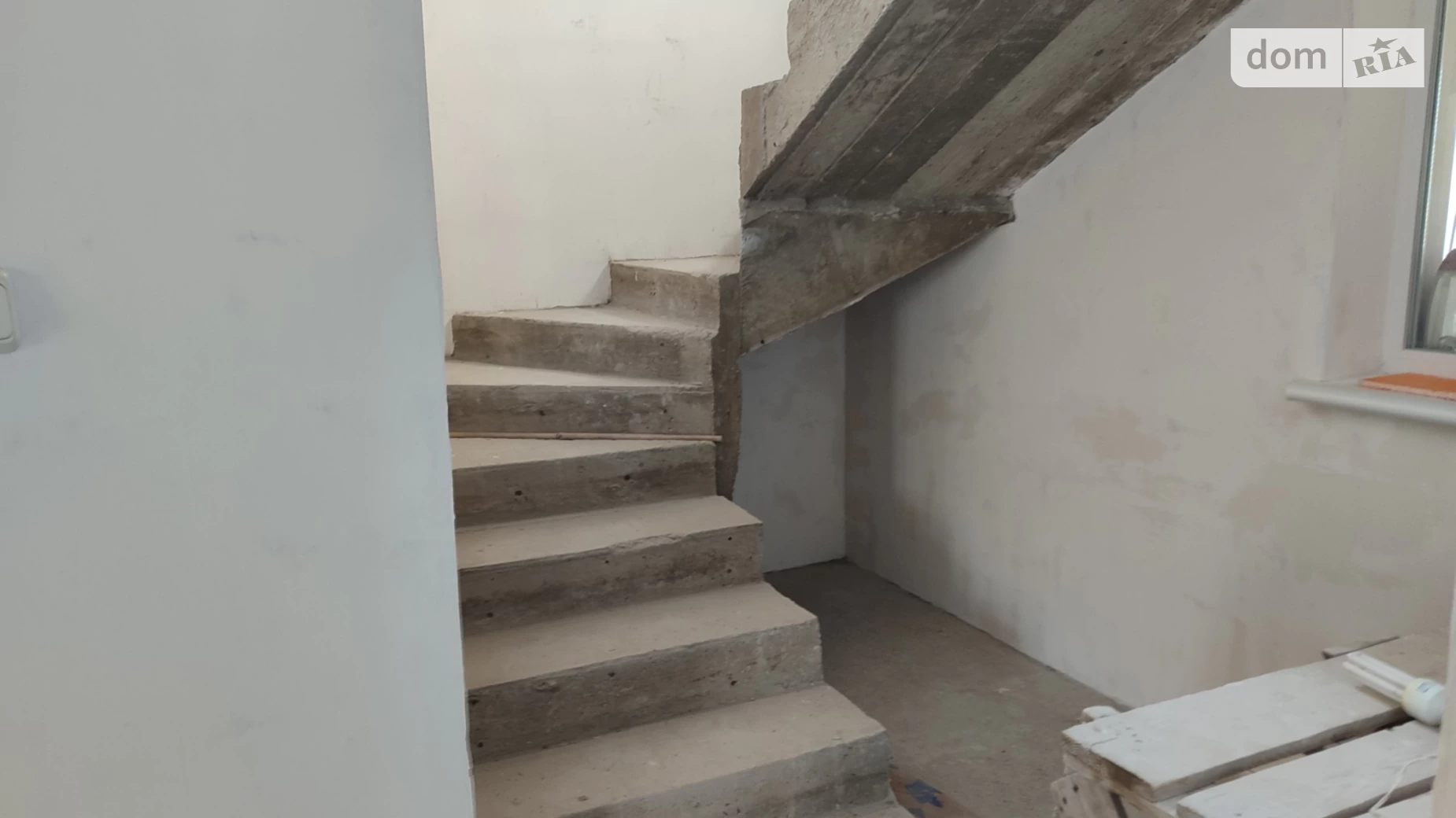 Продается дом на 2 этажа 130 кв. м с гаражом, цена: 60000 $ - фото 4