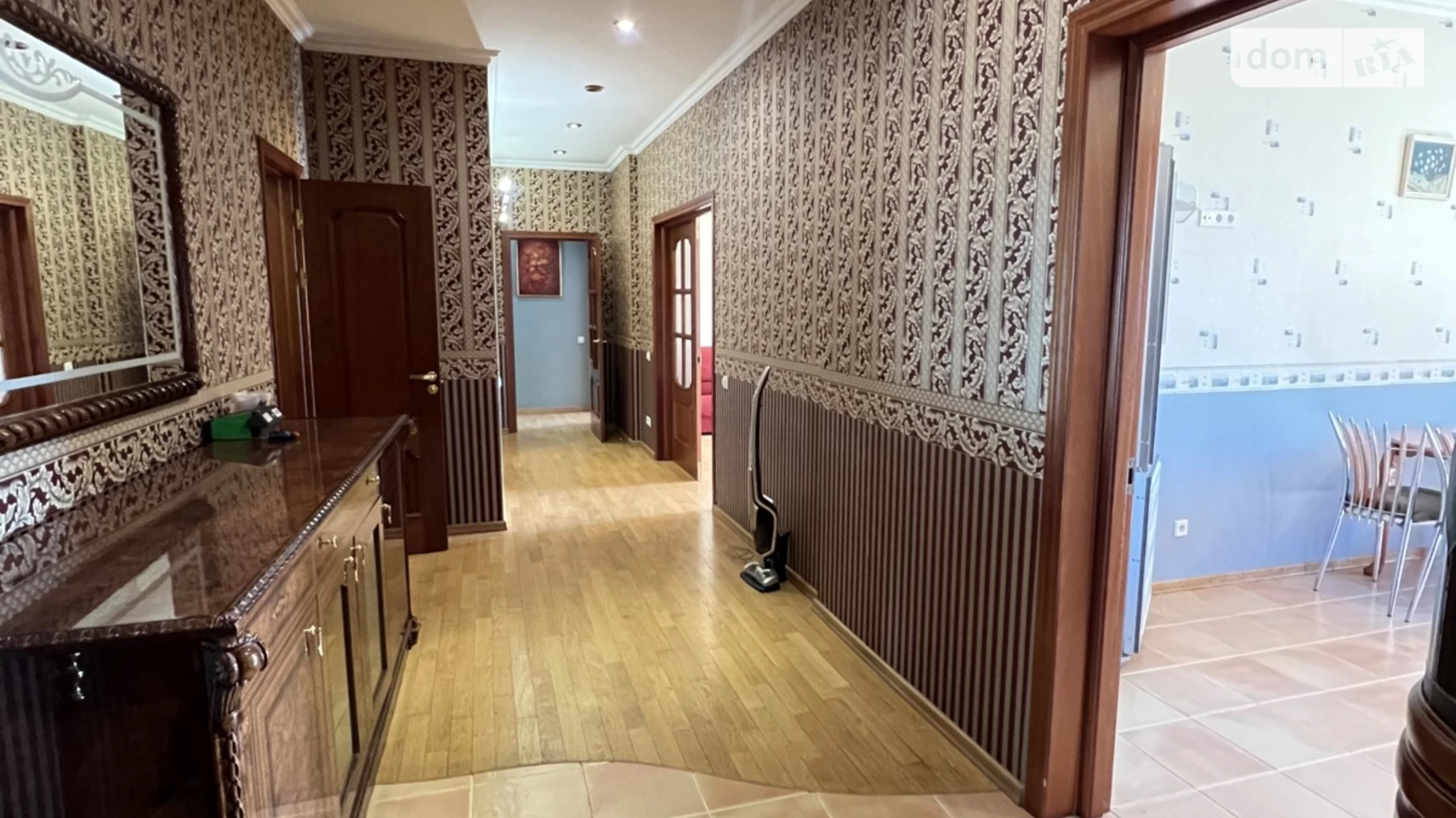 Продается 4-комнатная квартира 180 кв. м в Киеве, ул. Коновальца Евгения, 32А - фото 3