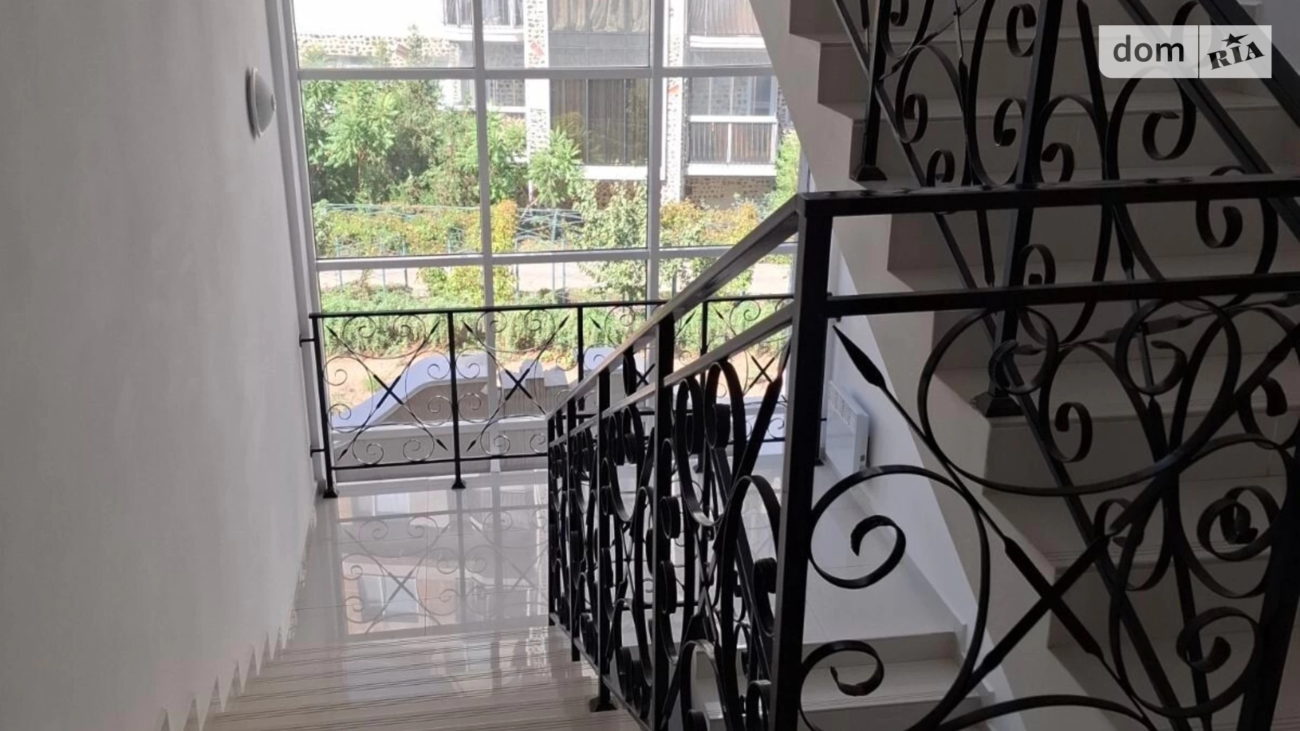 Продається 1-кімнатна квартира 54 кв. м у Одесі, вул. Руанська, 1 - фото 3