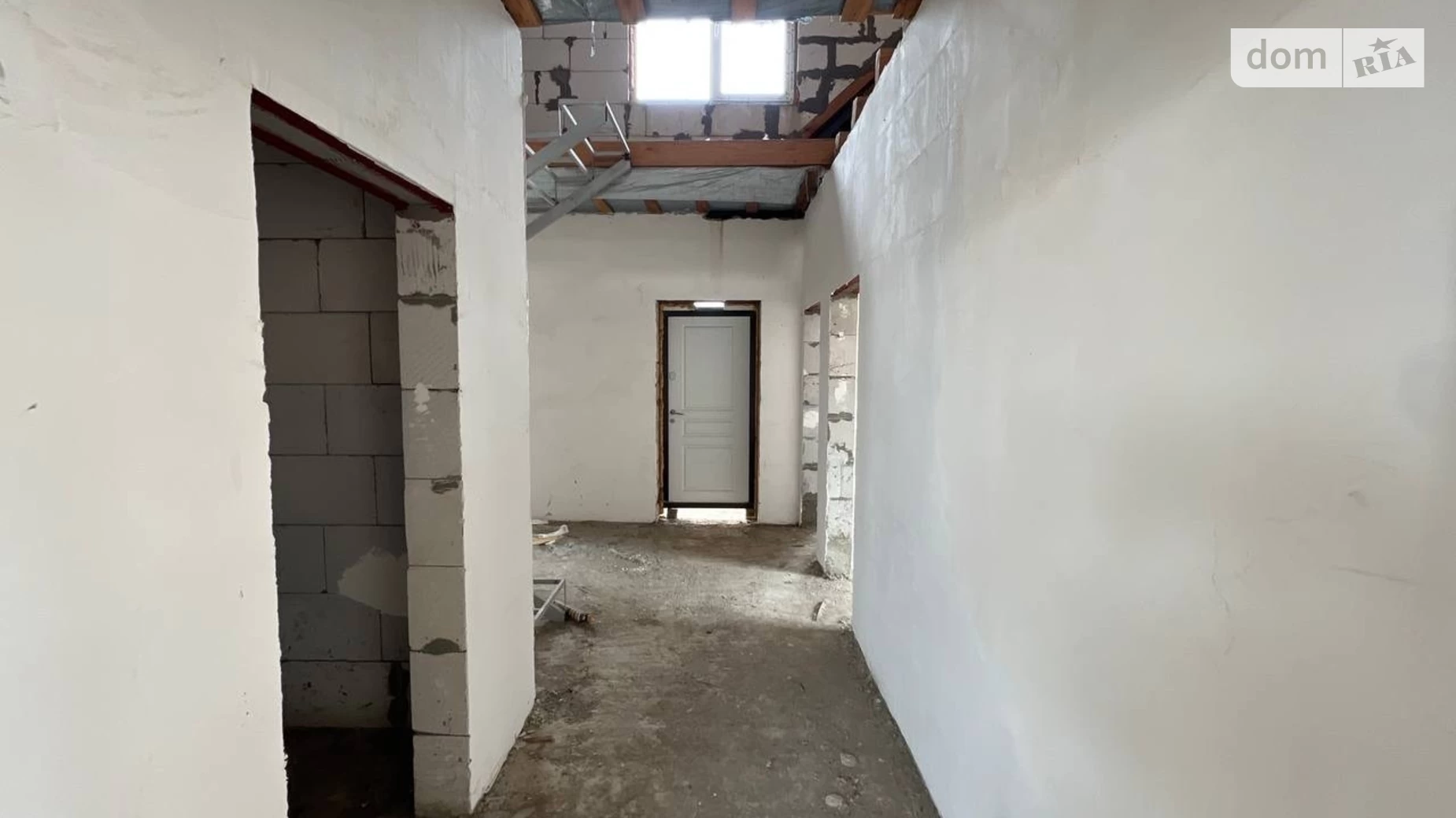 Продается дом на 2 этажа 140 кв. м с бассейном, цена: 65000 $ - фото 3