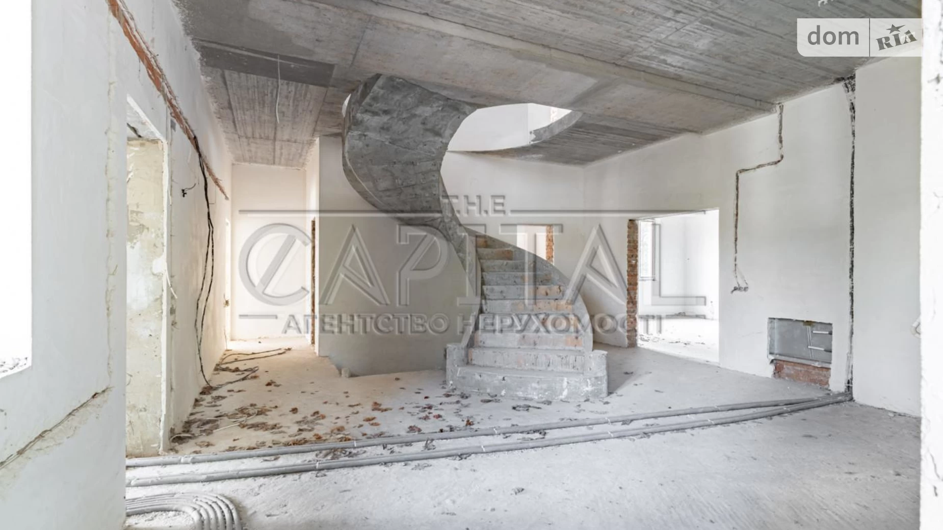 Продается дом на 3 этажа 692 кв. м с бассейном, цена: 450000 € - фото 5