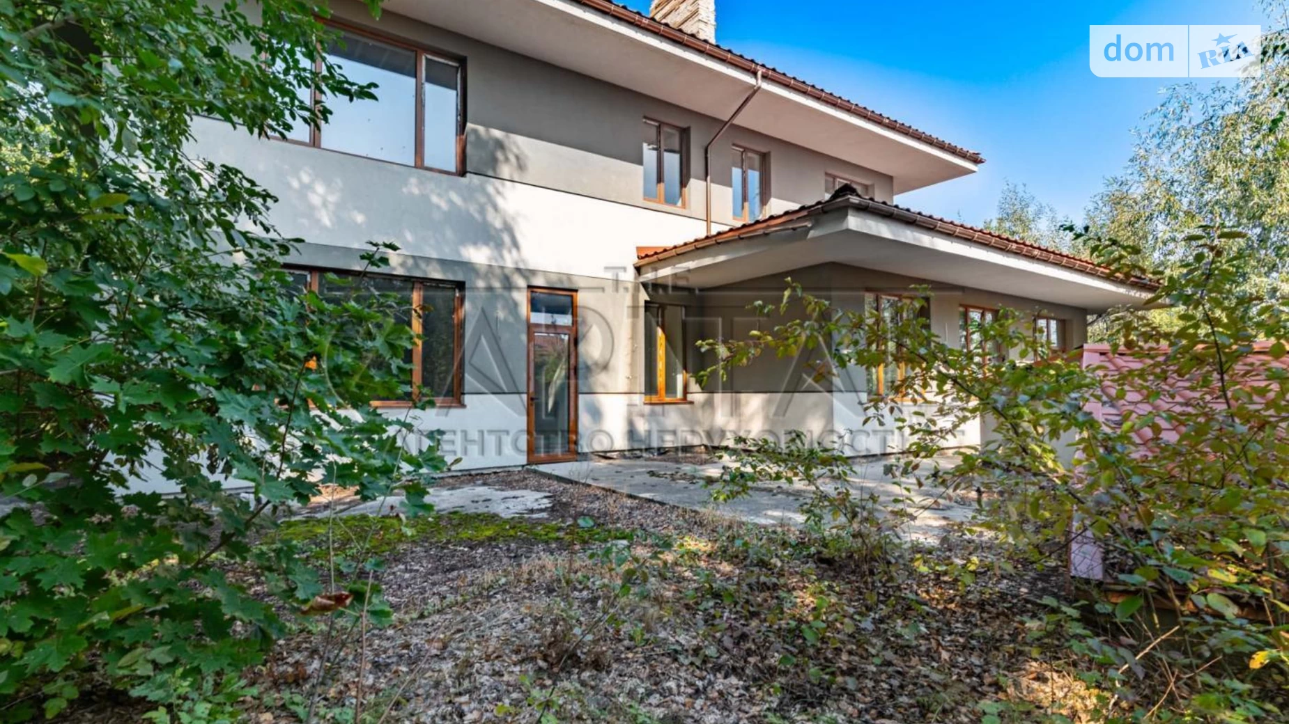Продается дом на 3 этажа 692 кв. м с верандой, цена: 450000 € - фото 3