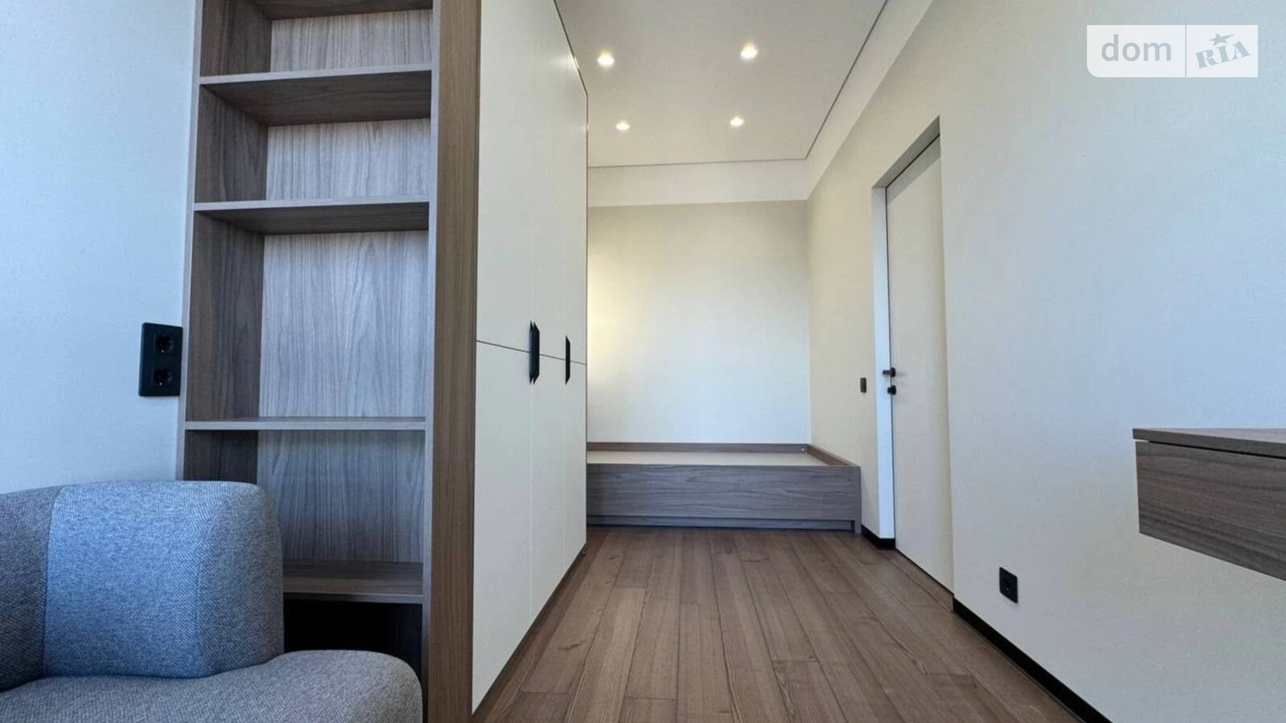 Продается 3-комнатная квартира 105.3 кв. м в, цена: 250000 $ - фото 3