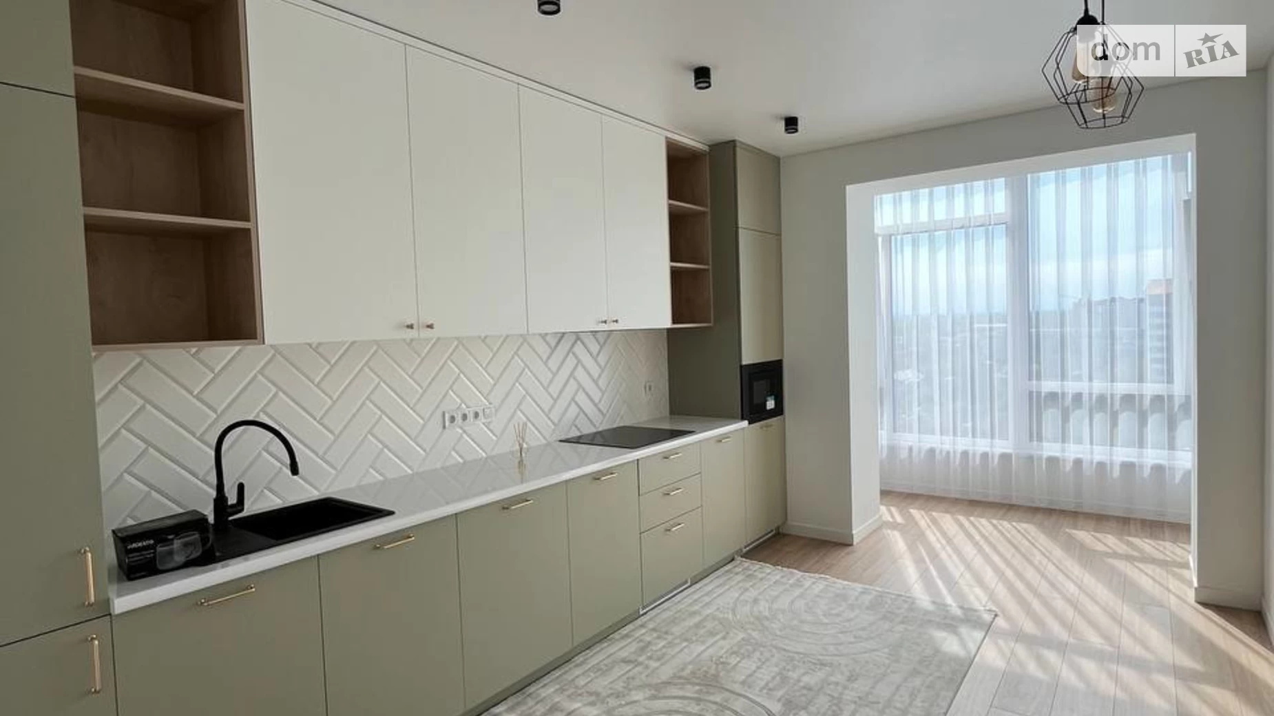 Продается 1-комнатная квартира 42 кв. м в Ивано-Франковске, ул. Волошина Августина - фото 2