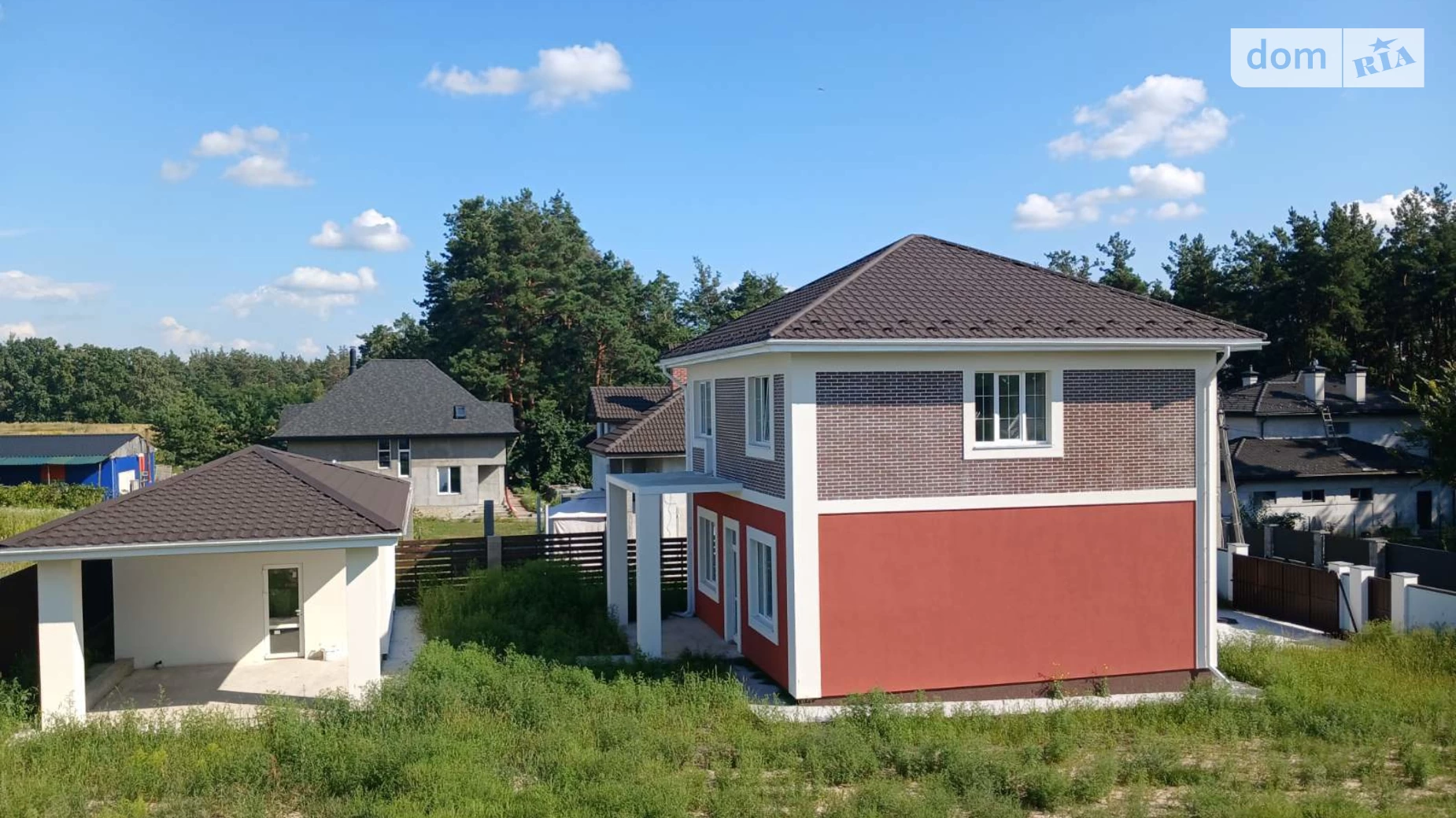 Продается дом на 2 этажа 210 кв. м с камином, цена: 129600 $ - фото 2