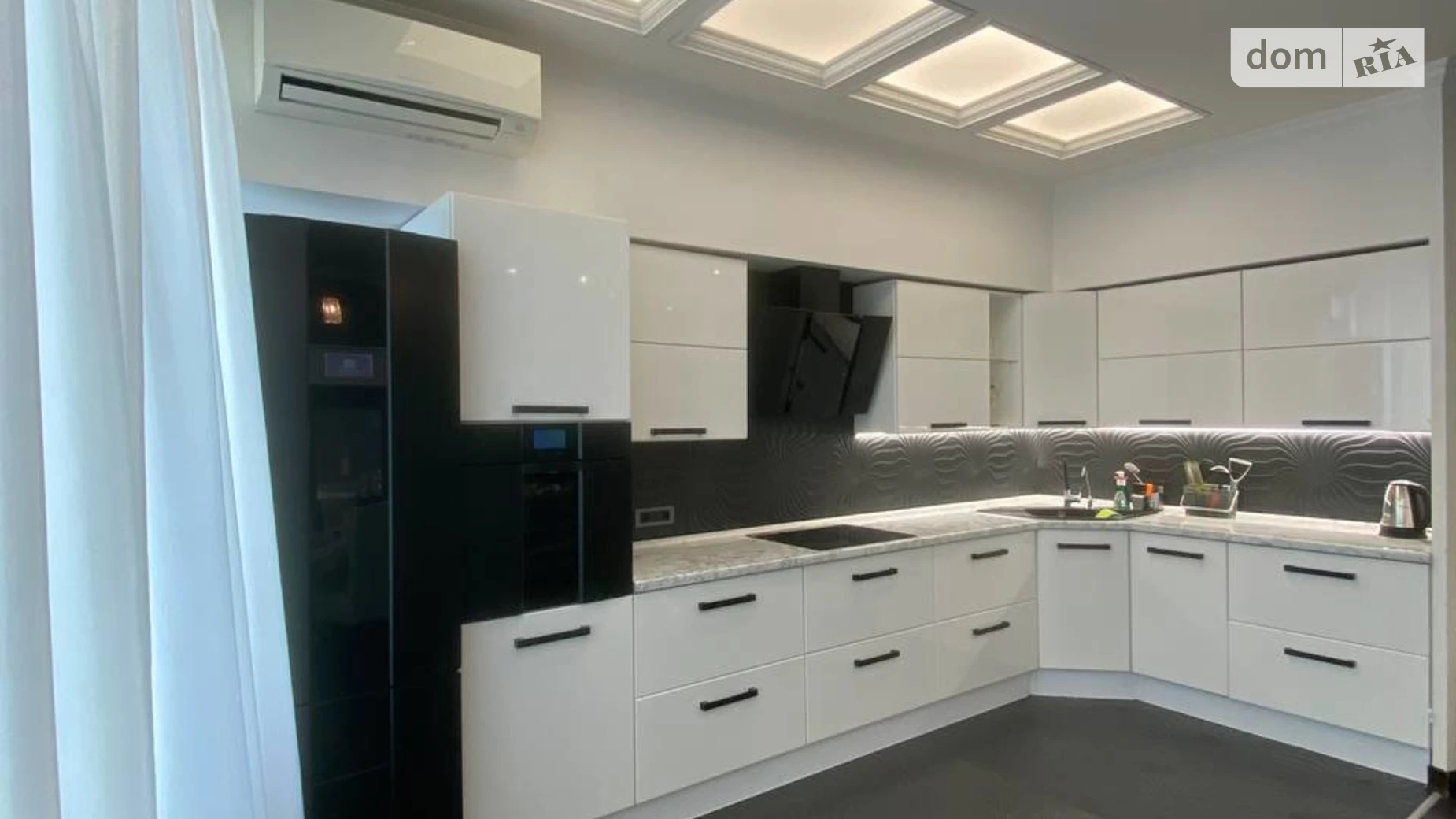 Продається 3-кімнатна квартира 130 кв. м у Одесі, вул. Літературна, 1А - фото 3