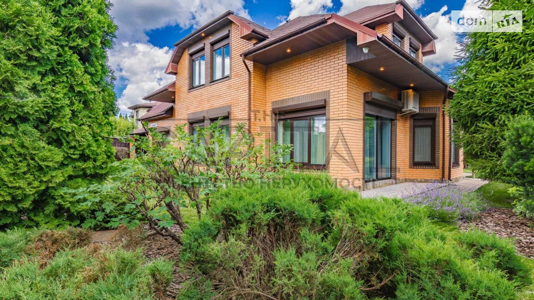 Продается дом на 2 этажа 218 кв. м с мансардой, цена: 350000 $ - фото 2