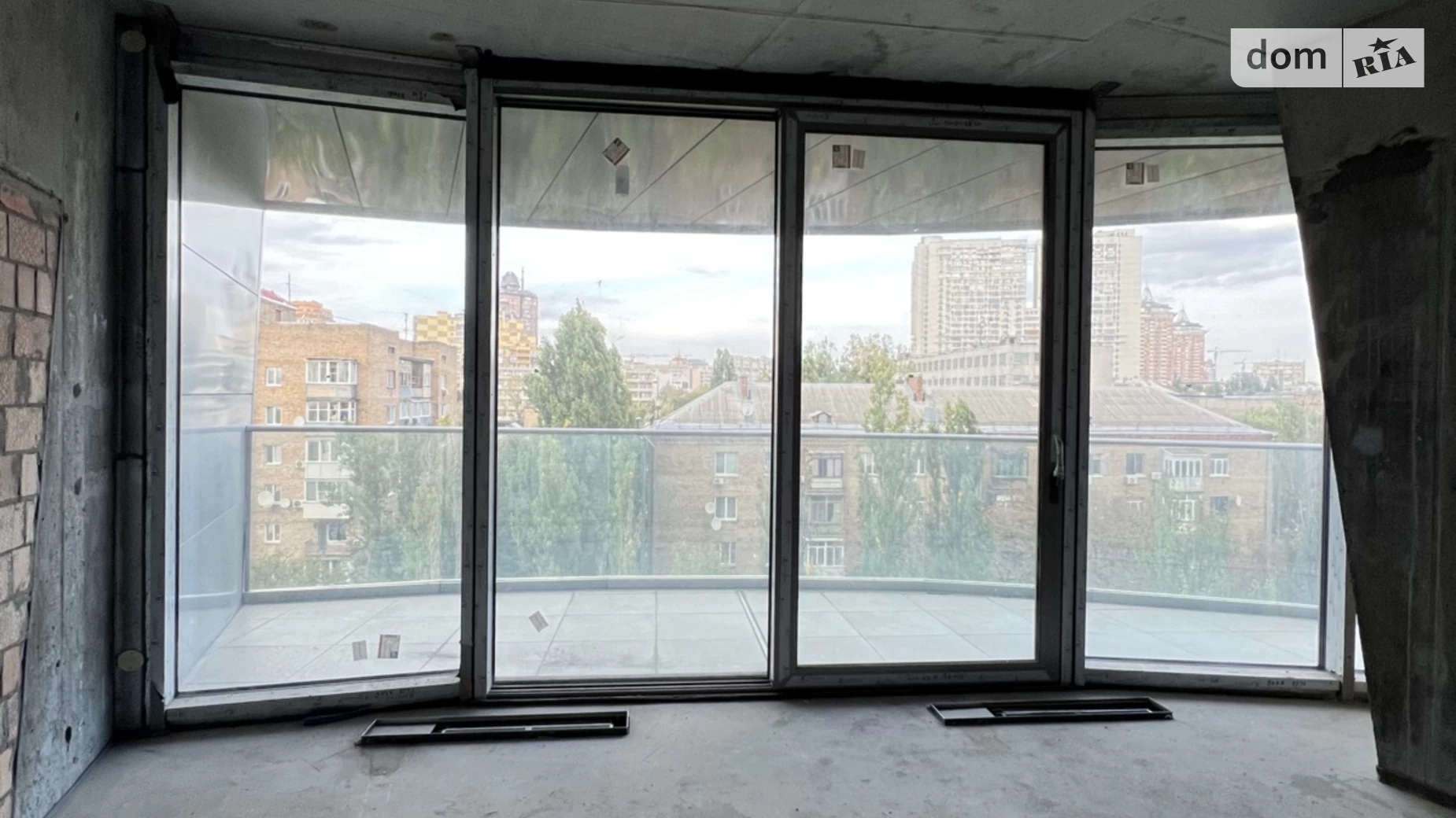 Продается 2-комнатная квартира 112.4 кв. м в Киеве, ул. Иоанна Павла II(Патриса Лумумбы), 12 - фото 2