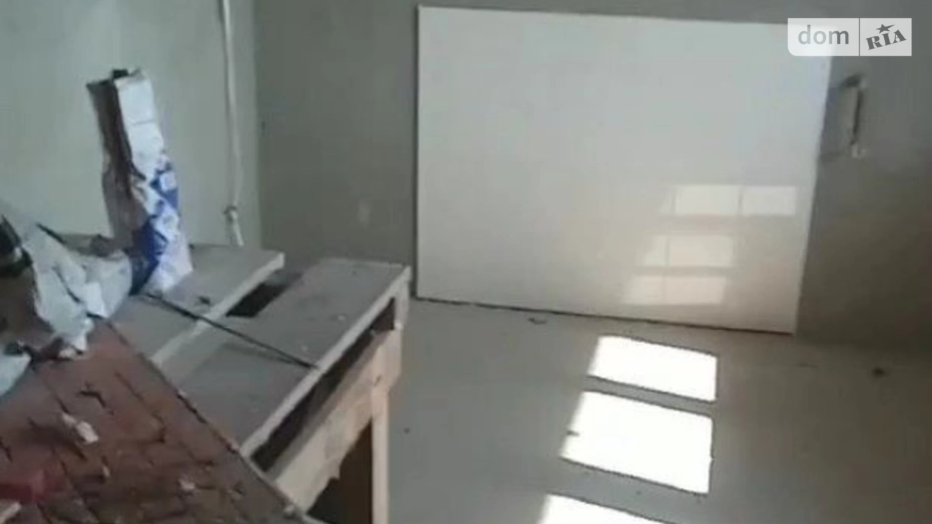Продается дом на 2 этажа 300 кв. м с верандой, цена: 150000 $ - фото 2