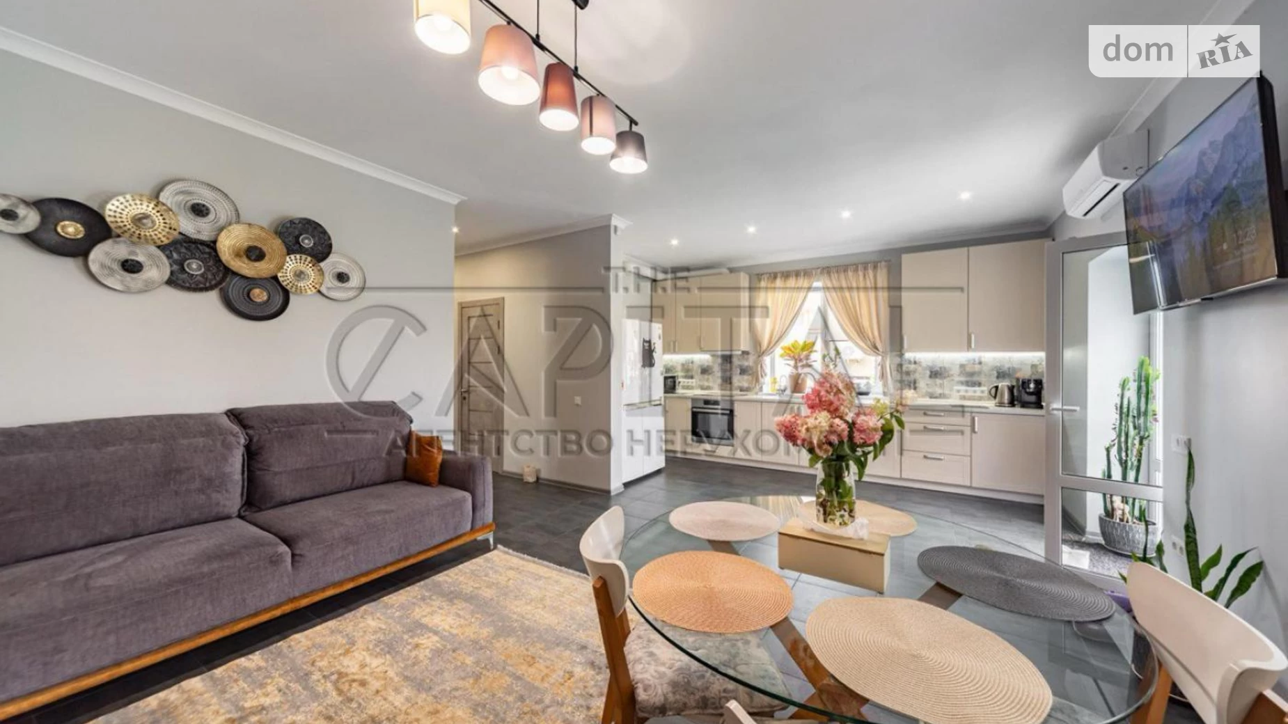 Продается дом на 3 этажа 175 кв. м с гаражом, цена: 280000 $ - фото 2