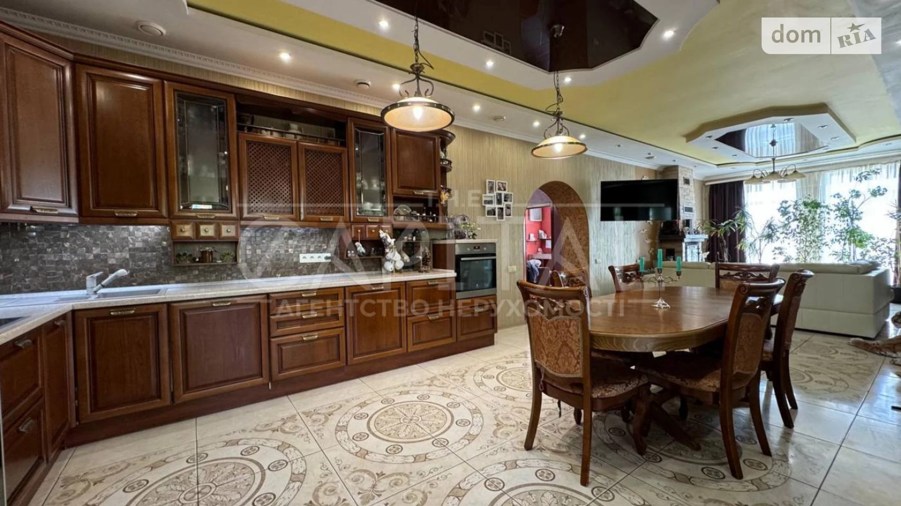 Продается дом на 2 этажа 288.9 кв. м с камином, цена: 180000 $ - фото 4