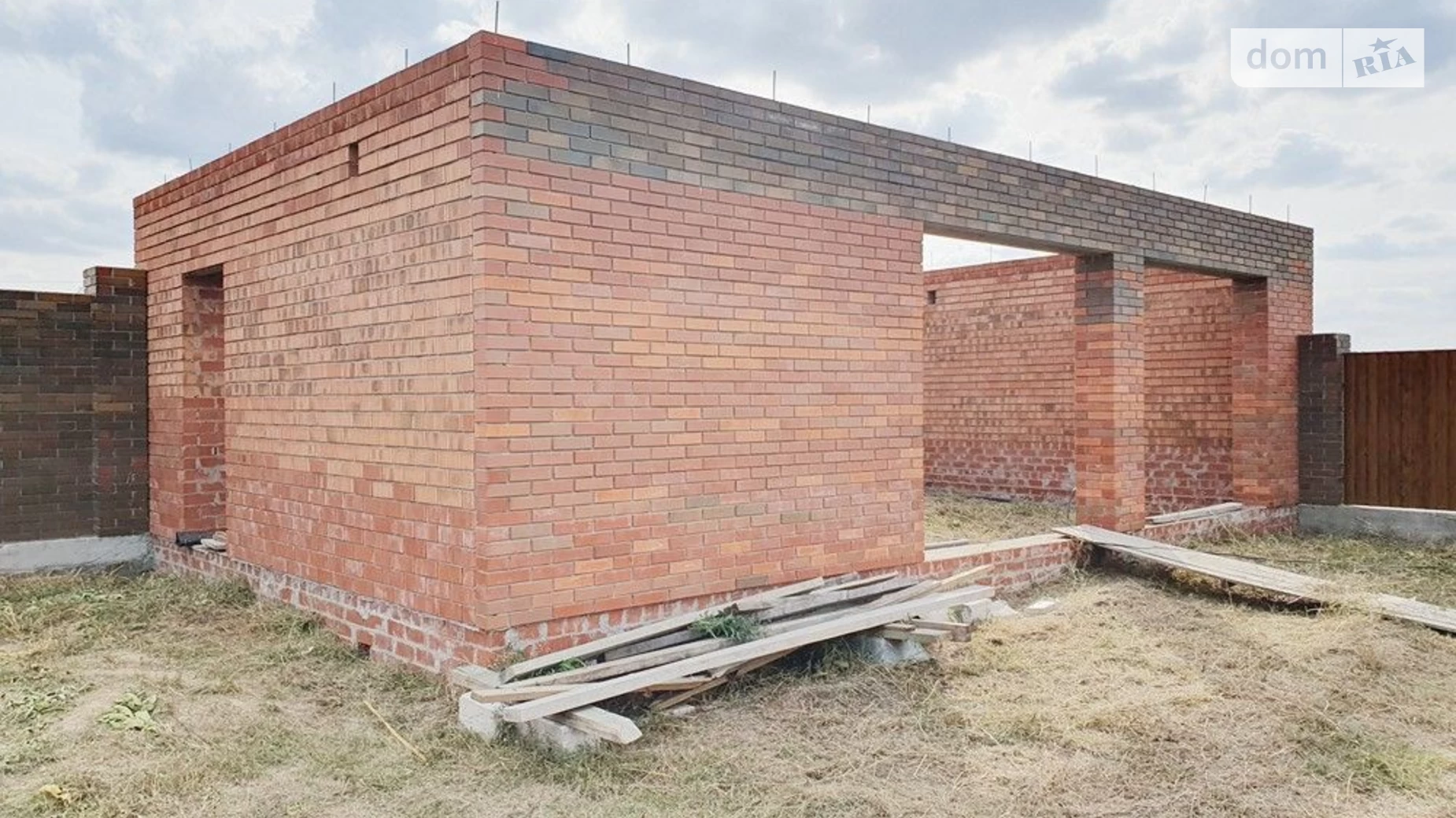 Продается одноэтажный дом 230 кв. м с баней/сауной, цена: 300000 $ - фото 4