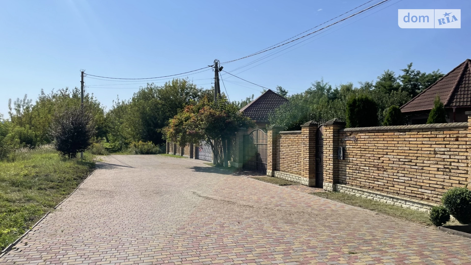 Продается дом на 2 этажа 220 кв. м с камином, цена: 99900 $ - фото 3