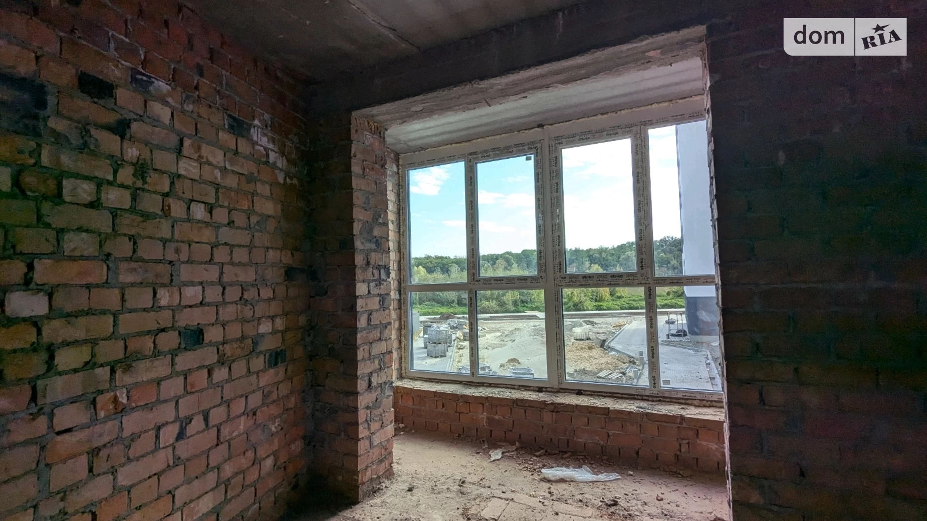 Продается 1-комнатная квартира 42 кв. м в Гостомеле, ул. Мирная, 3Б - фото 2