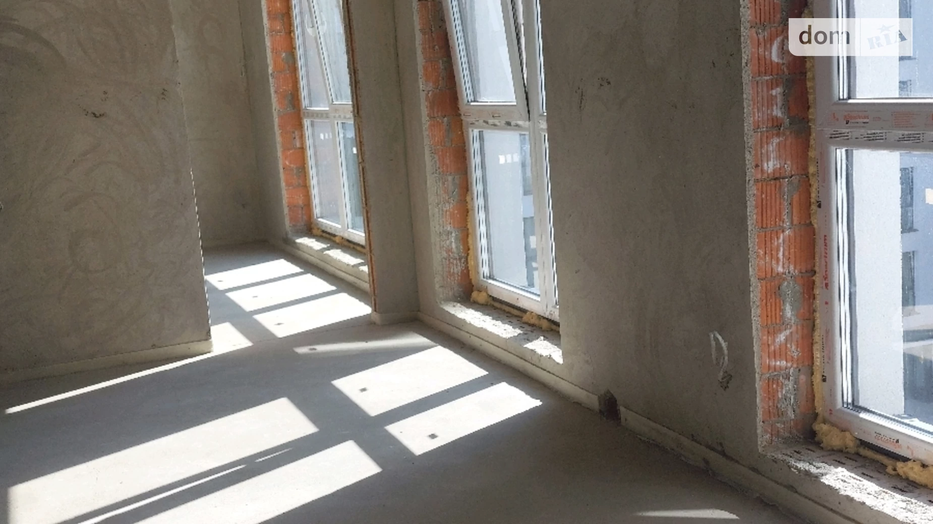 Продается 2-комнатная квартира 62 кв. м в Минае, ул. Августина Волошина - фото 3