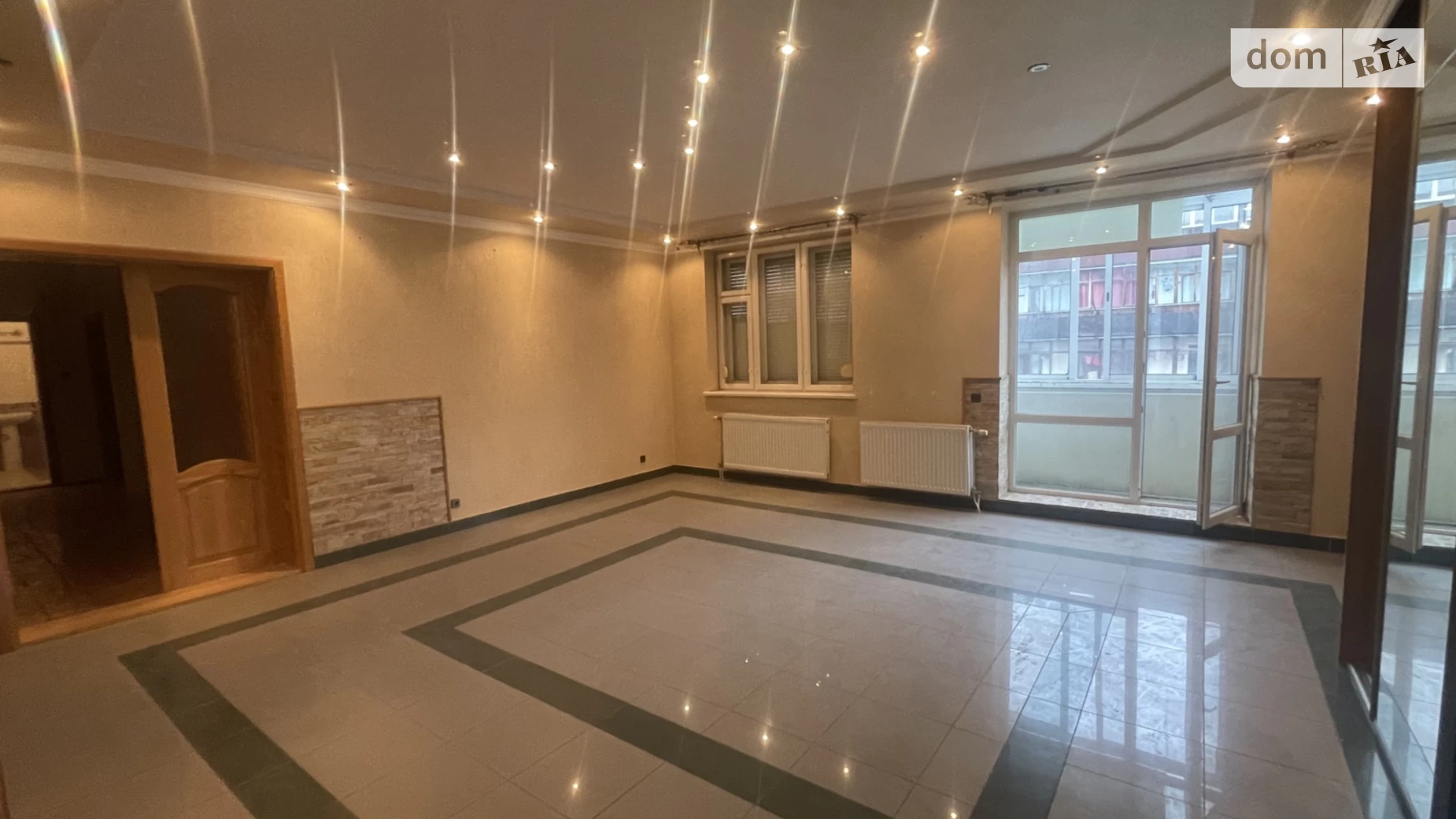 Продається 4-кімнатна квартира 211.2 кв. м у Ужгороді, вул. Капушанська(Перемоги) - фото 4