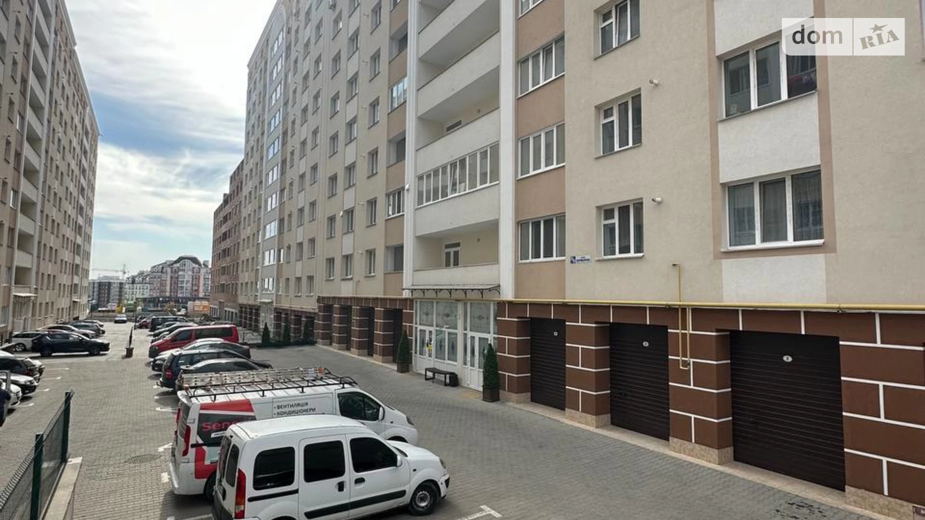Продается 2-комнатная квартира 67 кв. м в Хмельницком, ул. Кармелюка, 3/3 - фото 2
