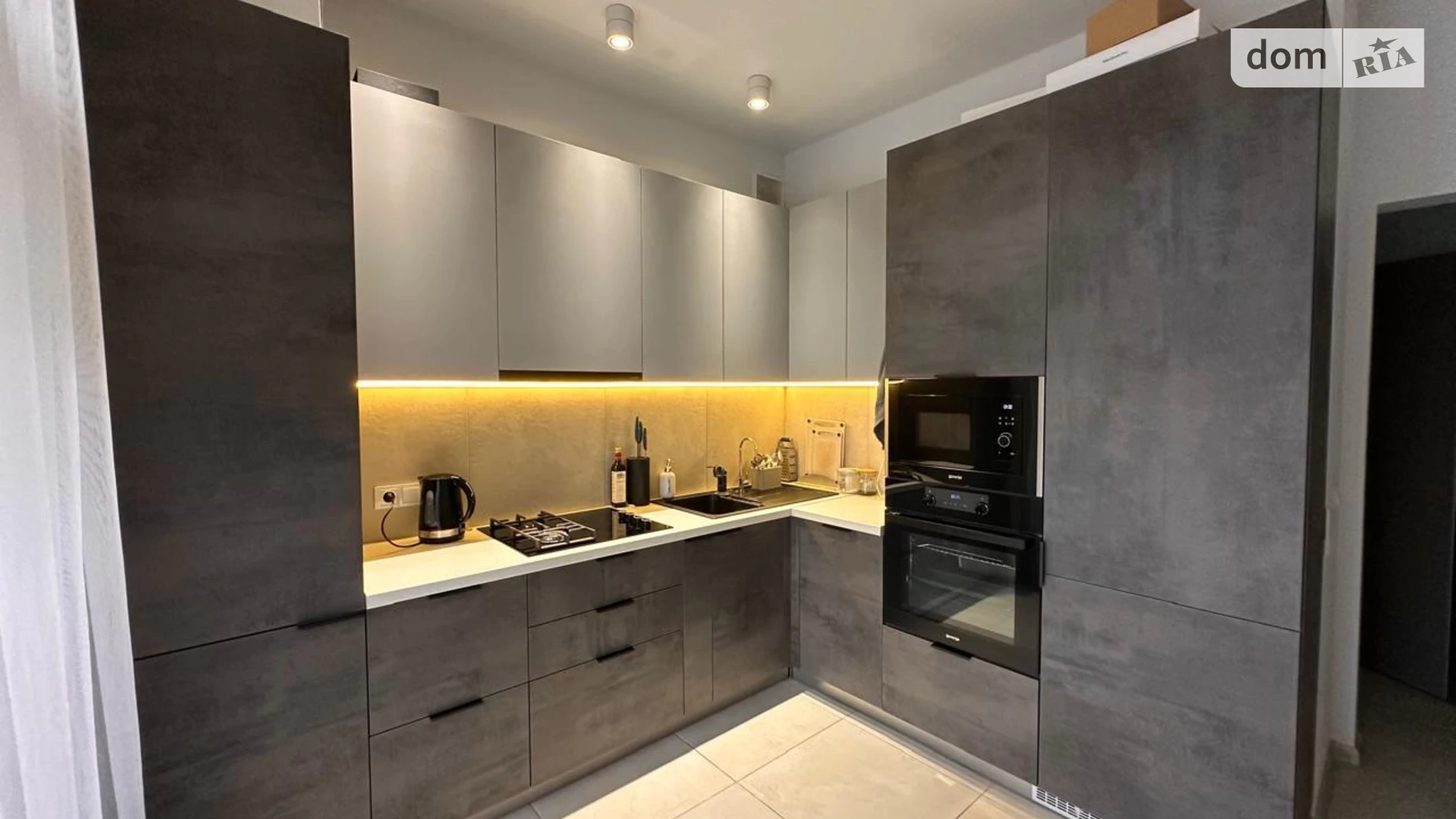 Продается 1-комнатная квартира 40 кв. м в Ужгороде, цена: 75000 $ - фото 2