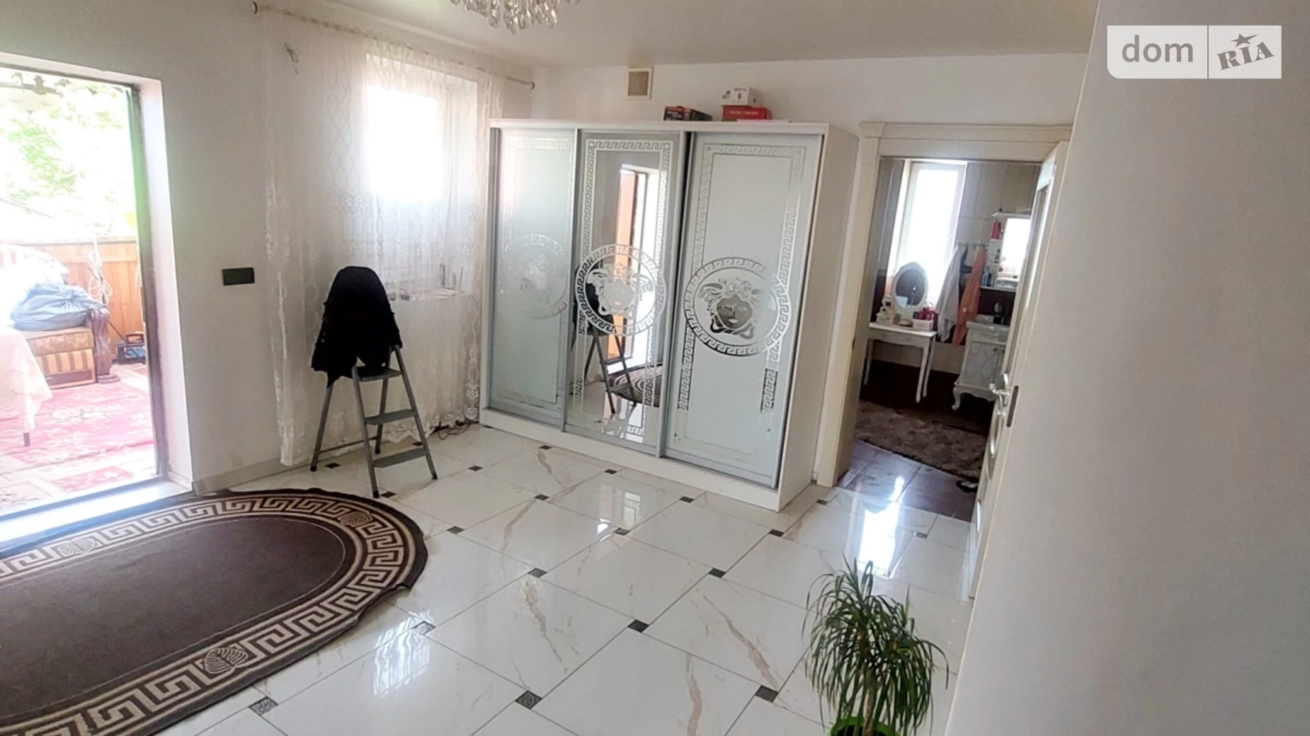Продается дом на 2 этажа 235 кв. м с камином, цена: 95000 $ - фото 4