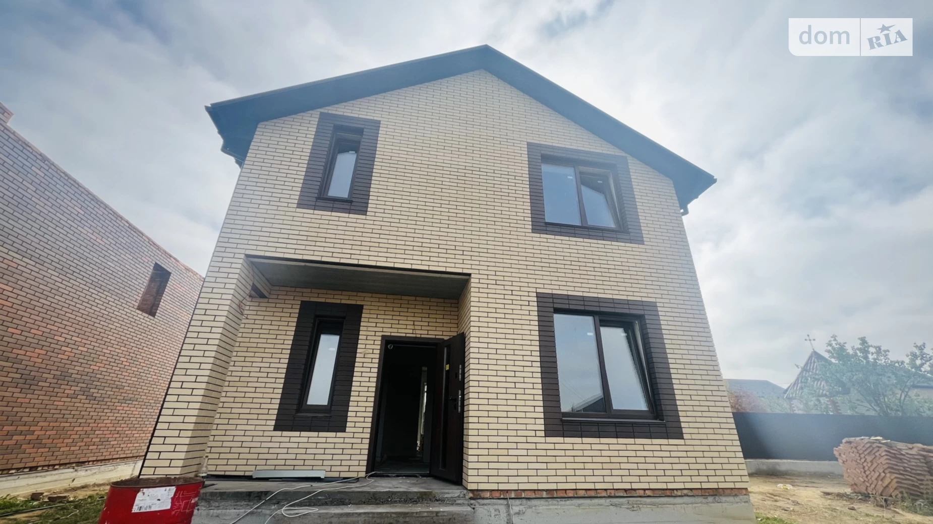 Продается дом на 2 этажа 120 кв. м с камином, цена: 93000 $ - фото 3