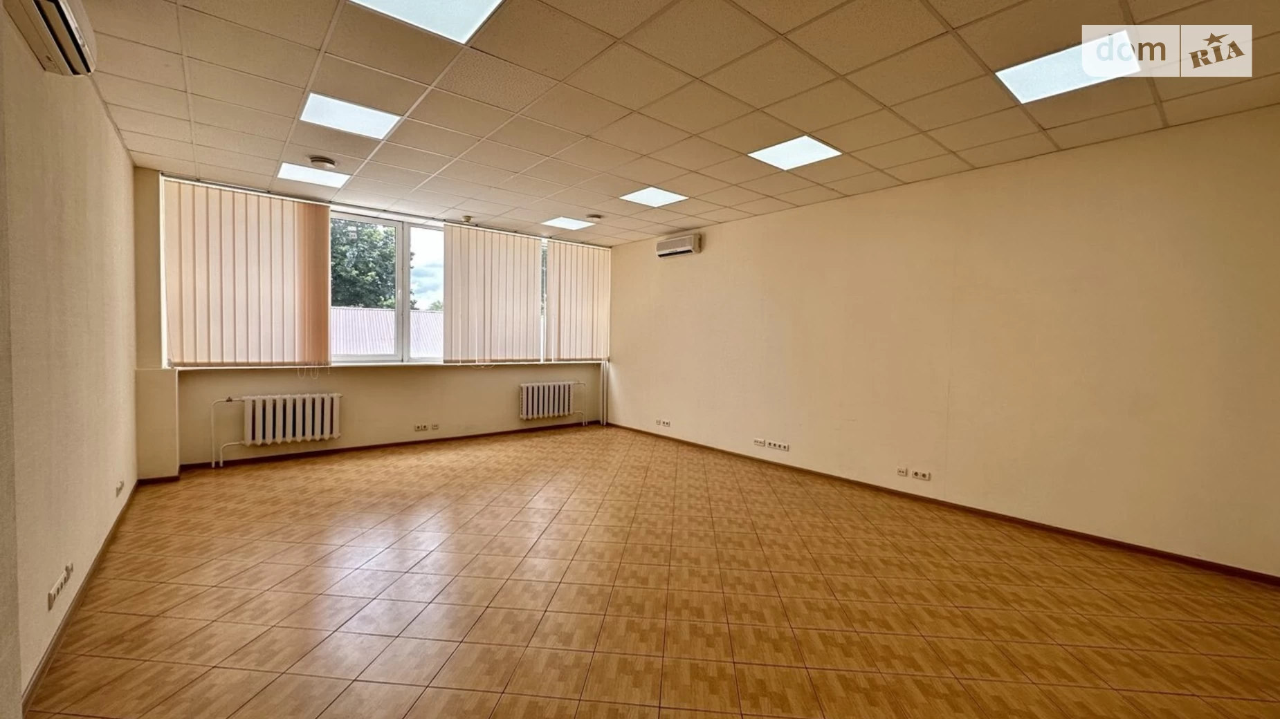 Сдается в аренду офис 55 кв. м в бизнес-центре, цена: 15400 грн - фото 2