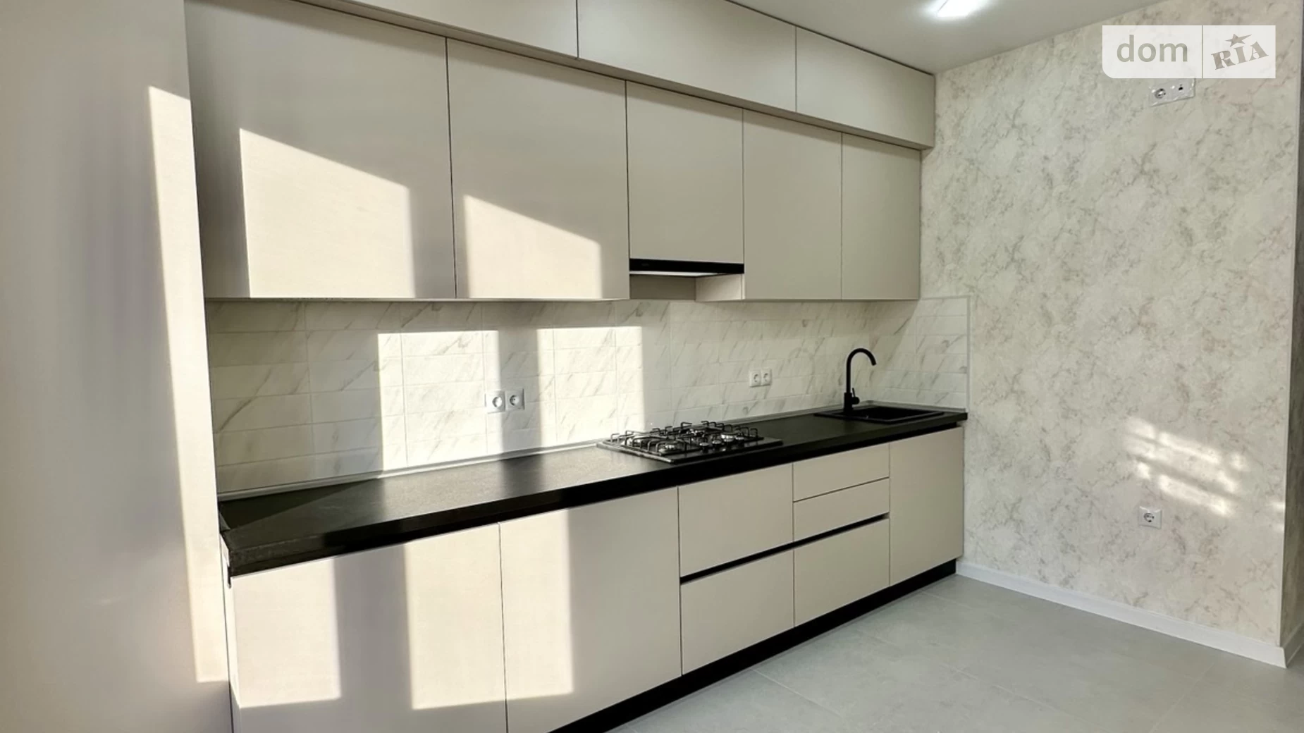 Продается 1-комнатная квартира 34 кв. м в Одессе, ул. Инглези, 2 корпус 5 - фото 2