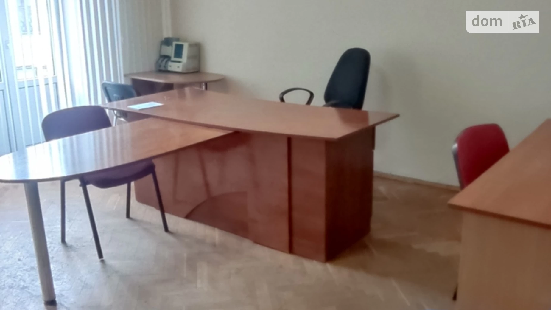 Сдается в аренду офис 28 кв. м в бизнес-центре, цена: 3000 грн - фото 2