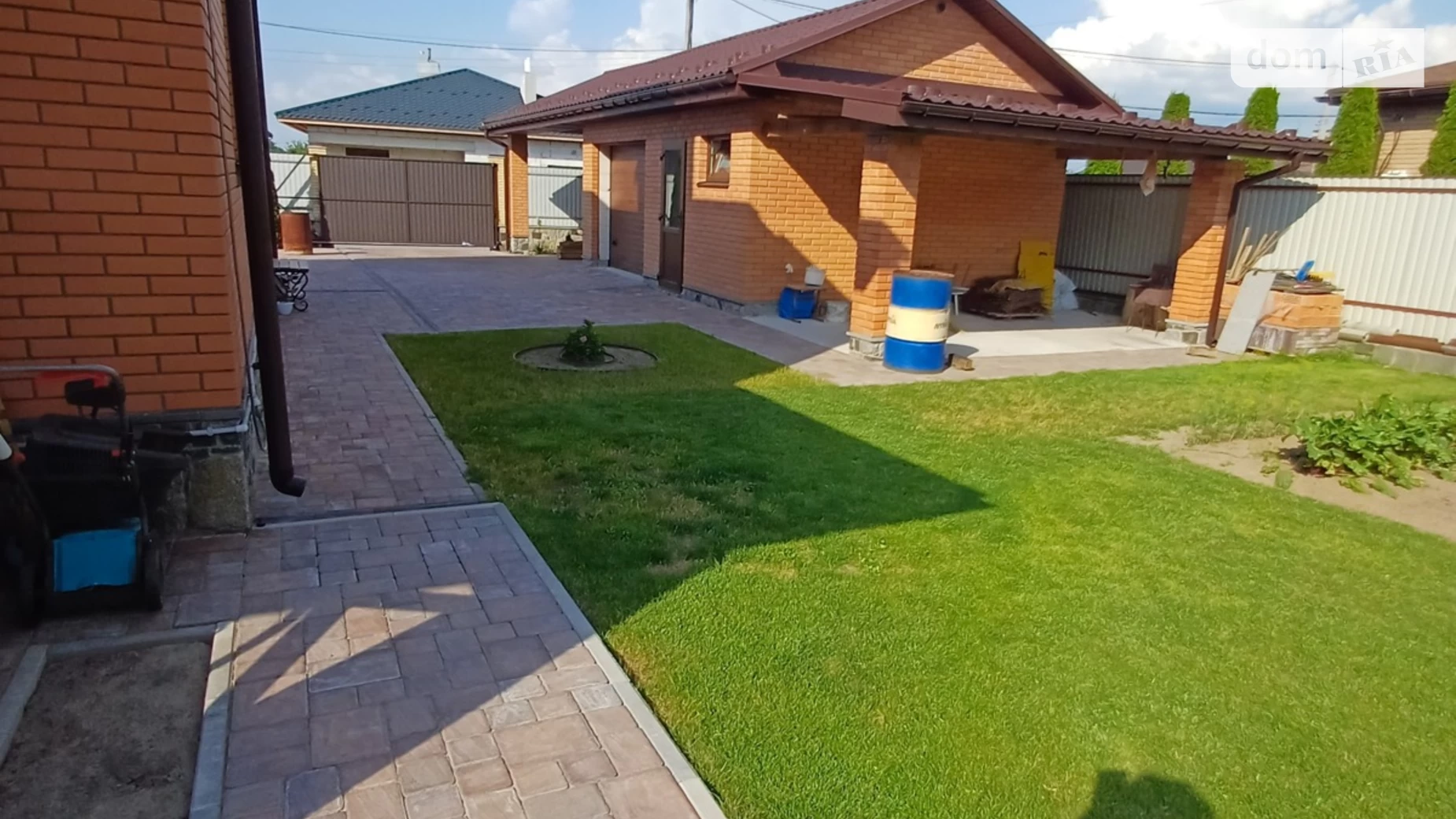 Продается дом на 2 этажа 130 кв. м с беседкой, цена: 230000 $ - фото 2