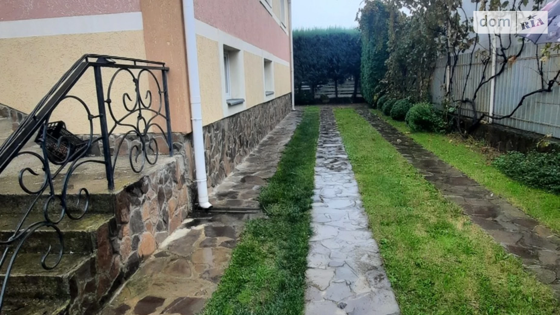 Продается дом на 2 этажа 247.4 кв. м с гаражом, цена: 168000 $ - фото 2