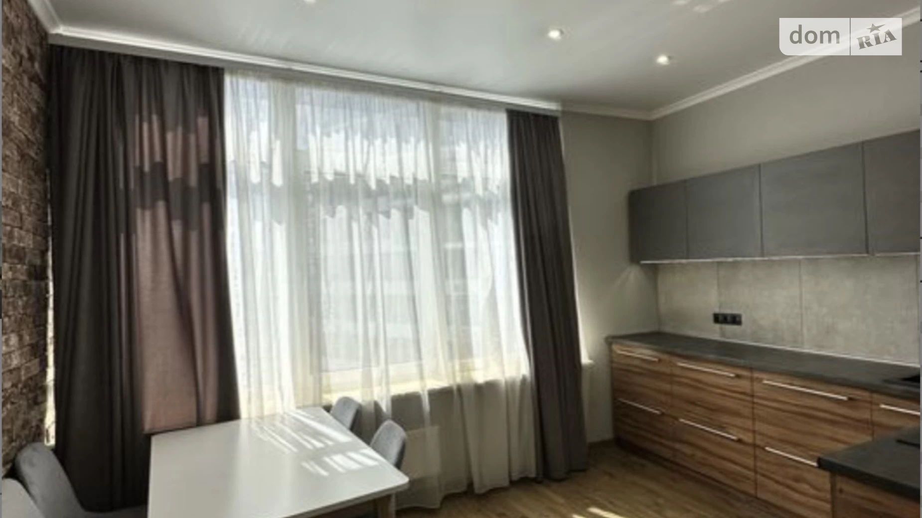 Продается 1-комнатная квартира 48 кв. м в Одессе, ул. Валерия Самофалова, 16А/2 - фото 2