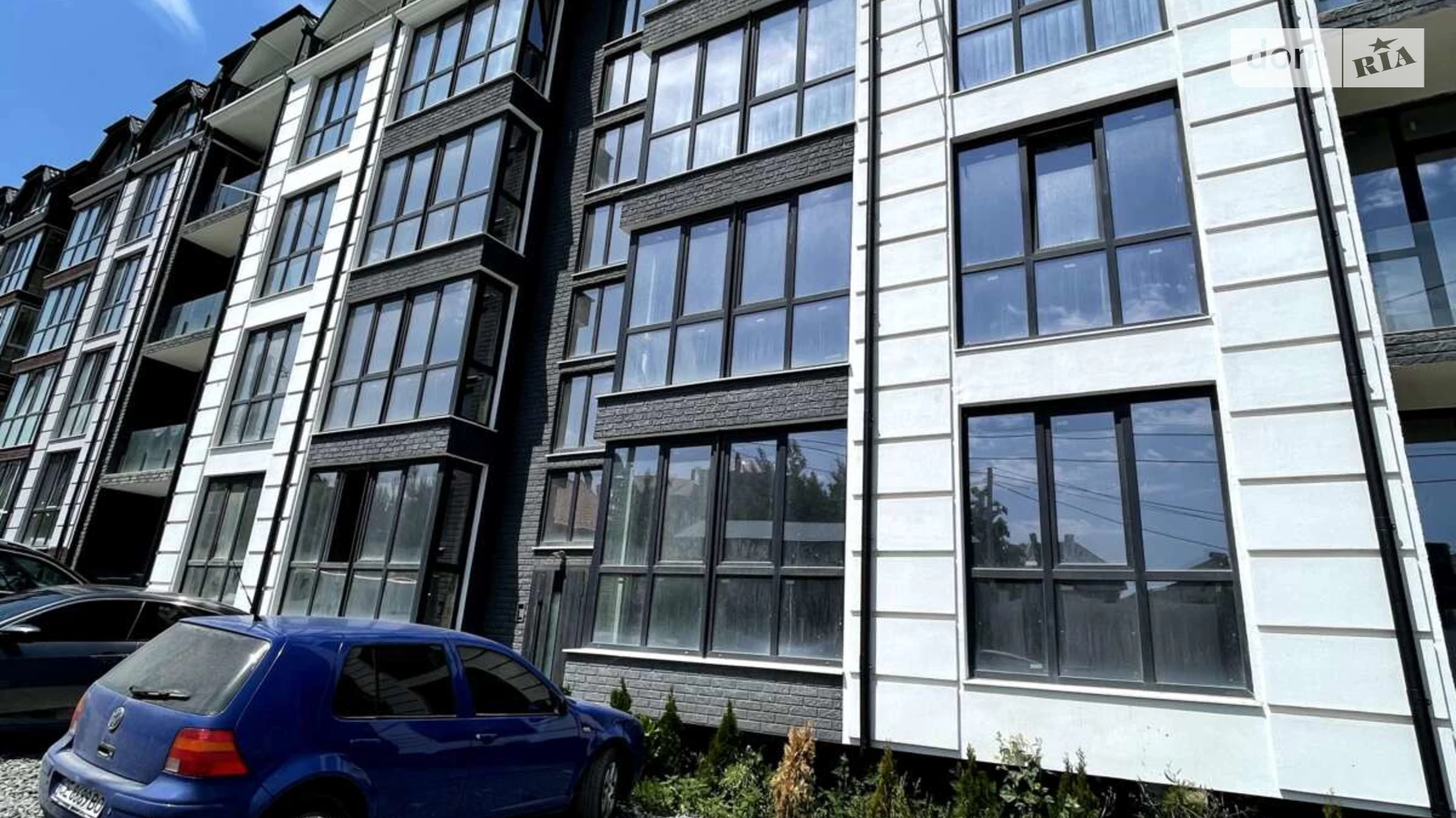 Продается 2-комнатная квартира 68 кв. м в Черновцах, ул. Героев Майдана, 230А - фото 2