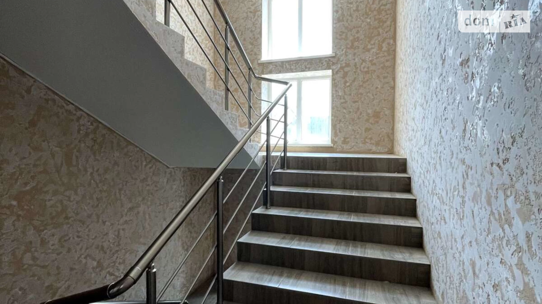 Продается 2-комнатная квартира 68 кв. м в Черновцах, ул. Героев Майдана, 230А - фото 3