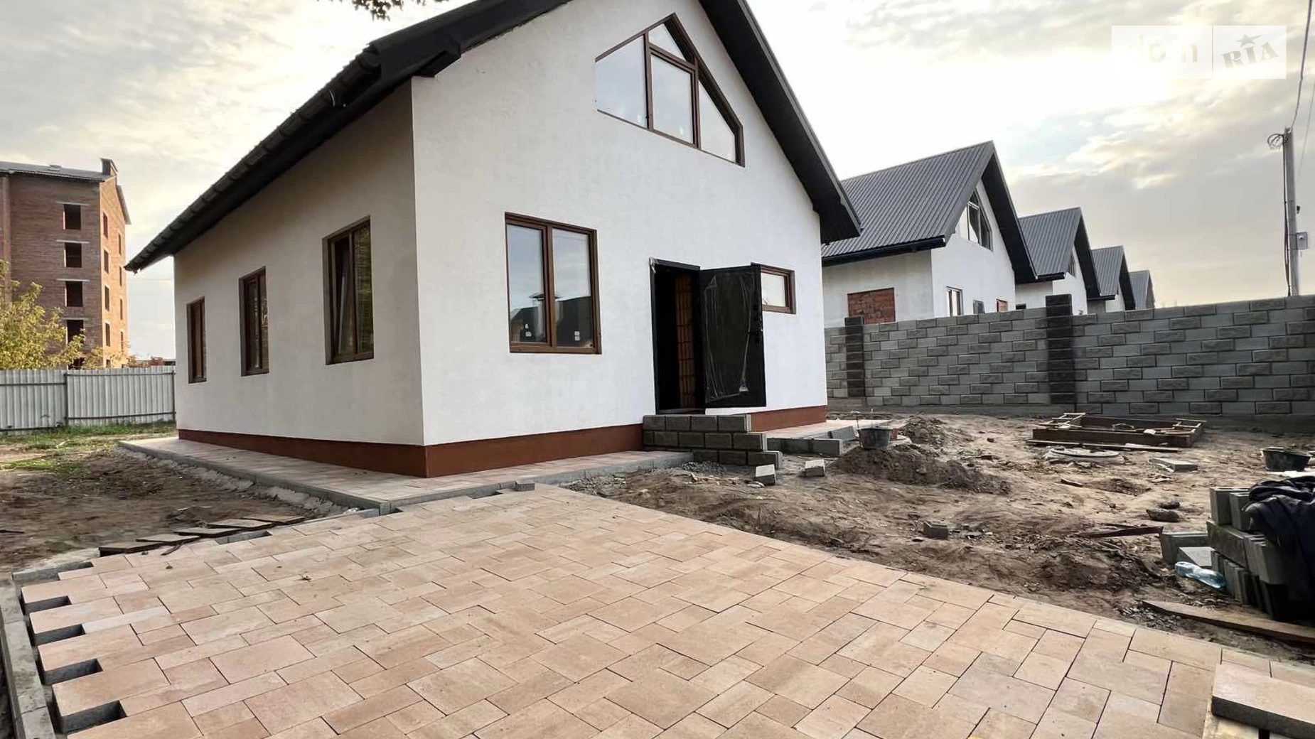 Продается дом на 2 этажа 120 кв. м с гаражом, цена: 63000 $ - фото 5