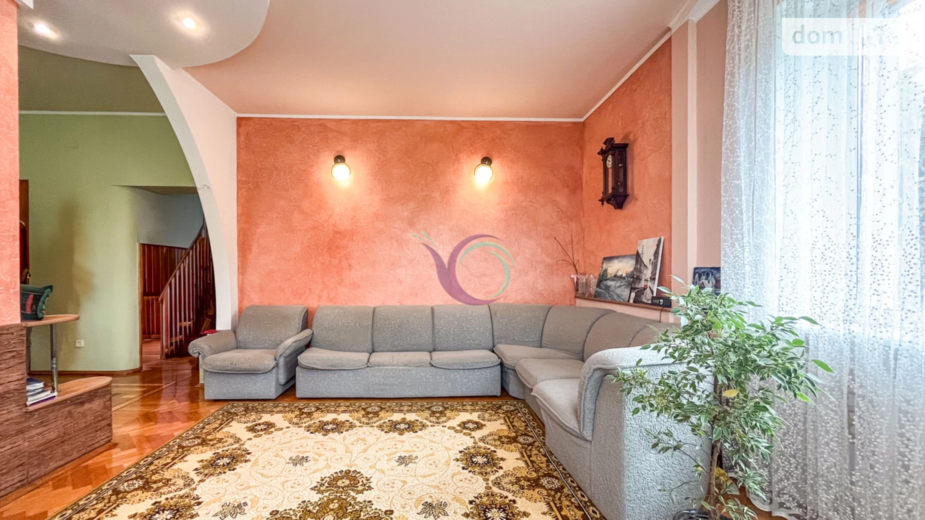 Продается дом на 2 этажа 220 кв. м с балконом, цена: 135500 $ - фото 2