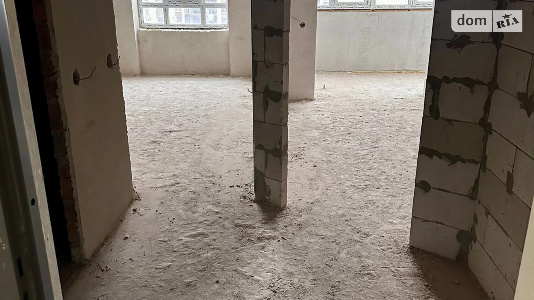 1-комнатная квартира 46 кв. м в Луцке, ул. Ровенская - фото 2