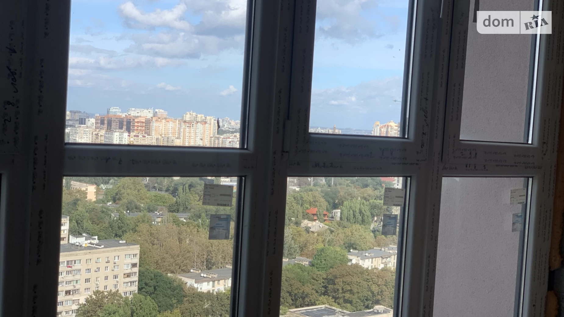 Продается 1-комнатная квартира 51 кв. м в Одессе, ул. Ивана Франко, 40 корпус 2 - фото 2