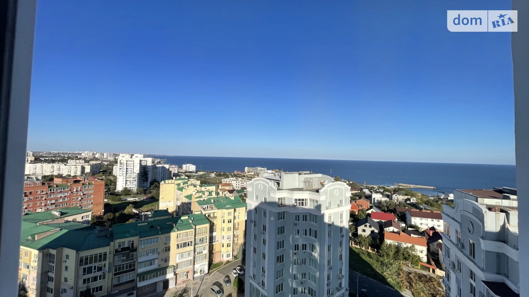 Продается 1-комнатная квартира 67.6 кв. м в Черноморске, ул. Радостная - фото 3