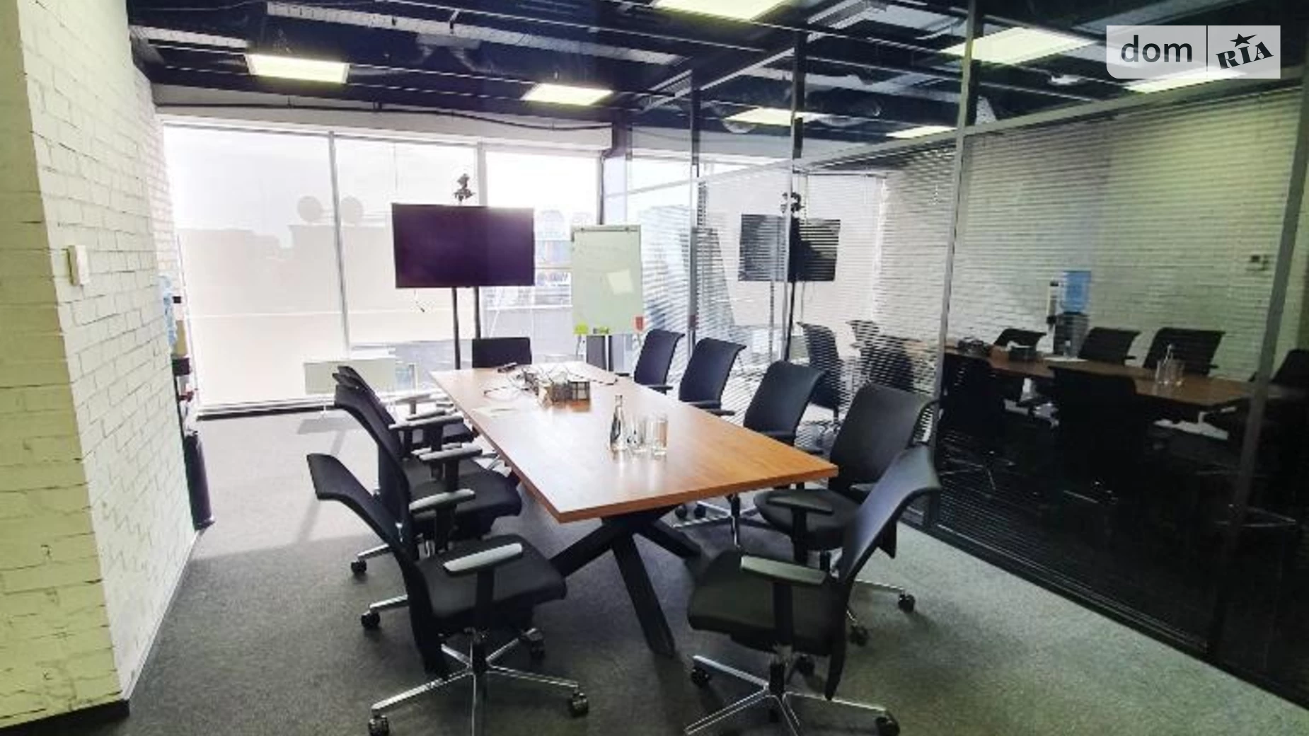 Сдается в аренду офис 2145 кв. м в бизнес-центре, цена: 25750 $ - фото 3