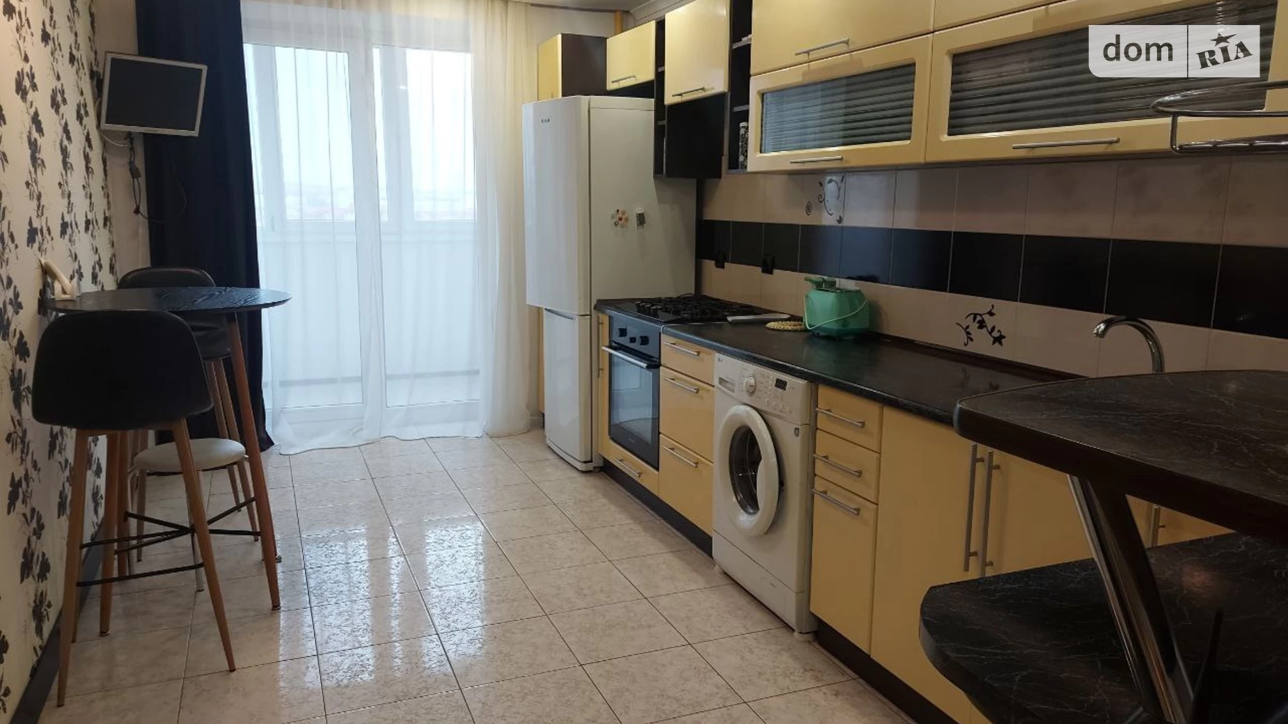 Продается 2-комнатная квартира 61 кв. м в Ивано-Франковске, ул. Вовчинецька - фото 2