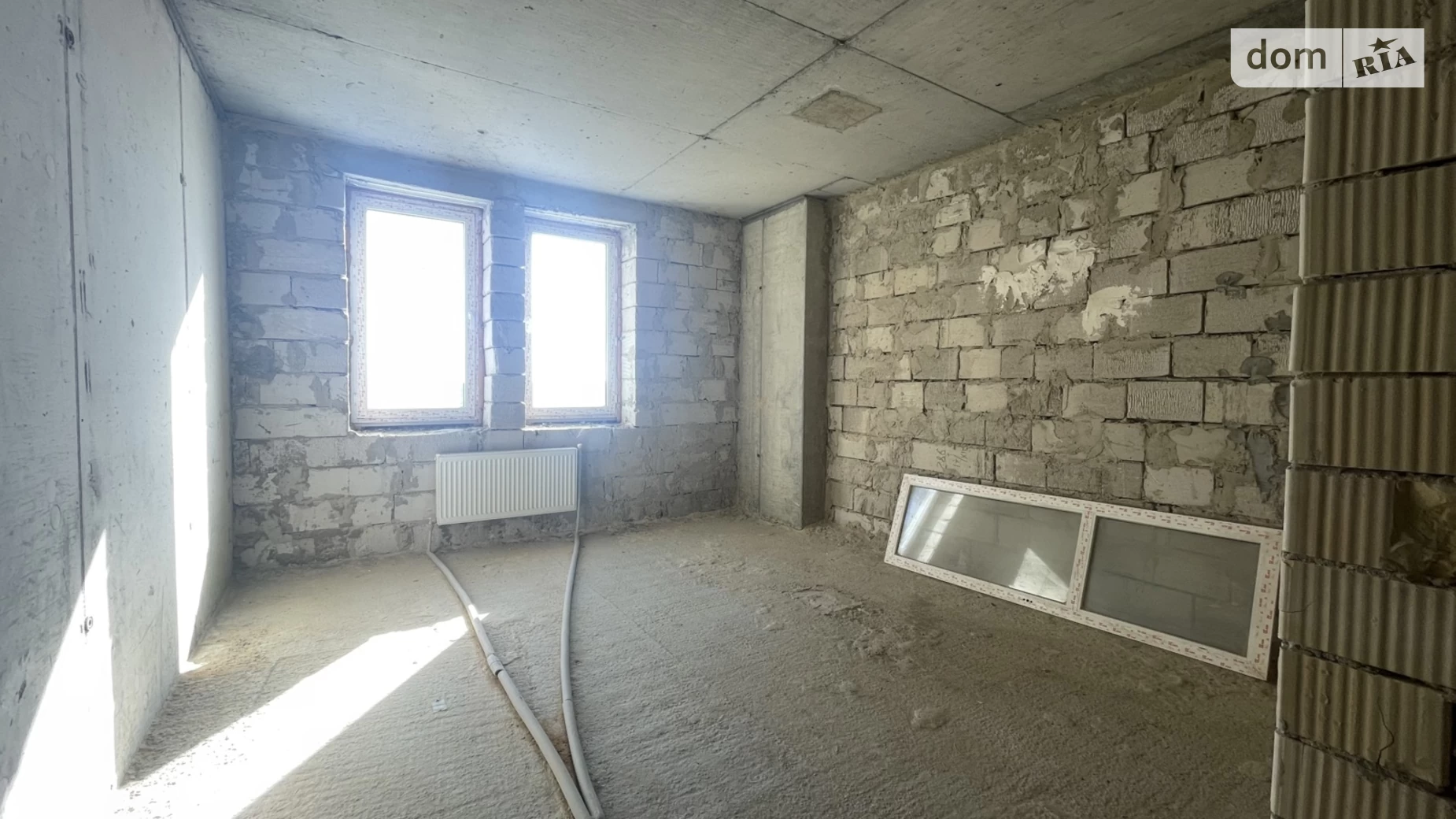 Продается 2-комнатная квартира 74 кв. м в Черноморске, ул. Парусная - фото 2
