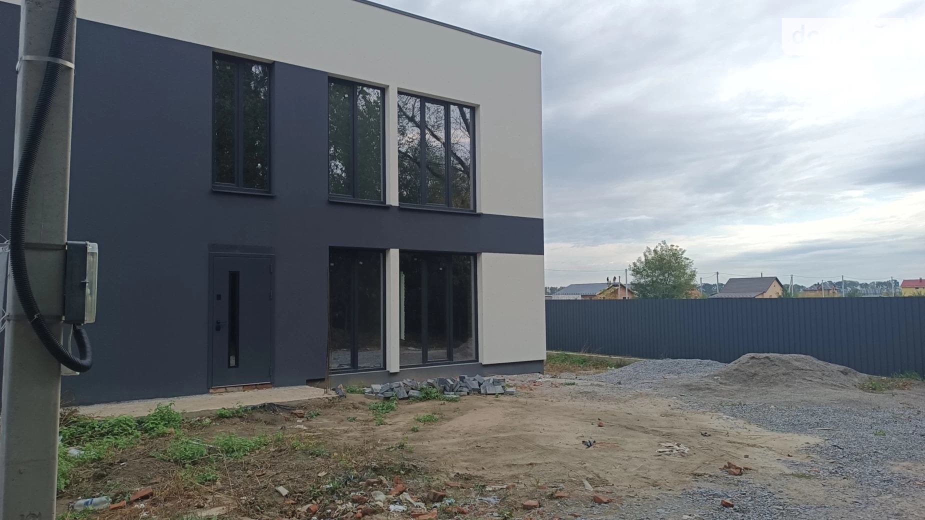 Продается дом на 2 этажа 160 кв. м с бассейном, цена: 97000 $ - фото 3