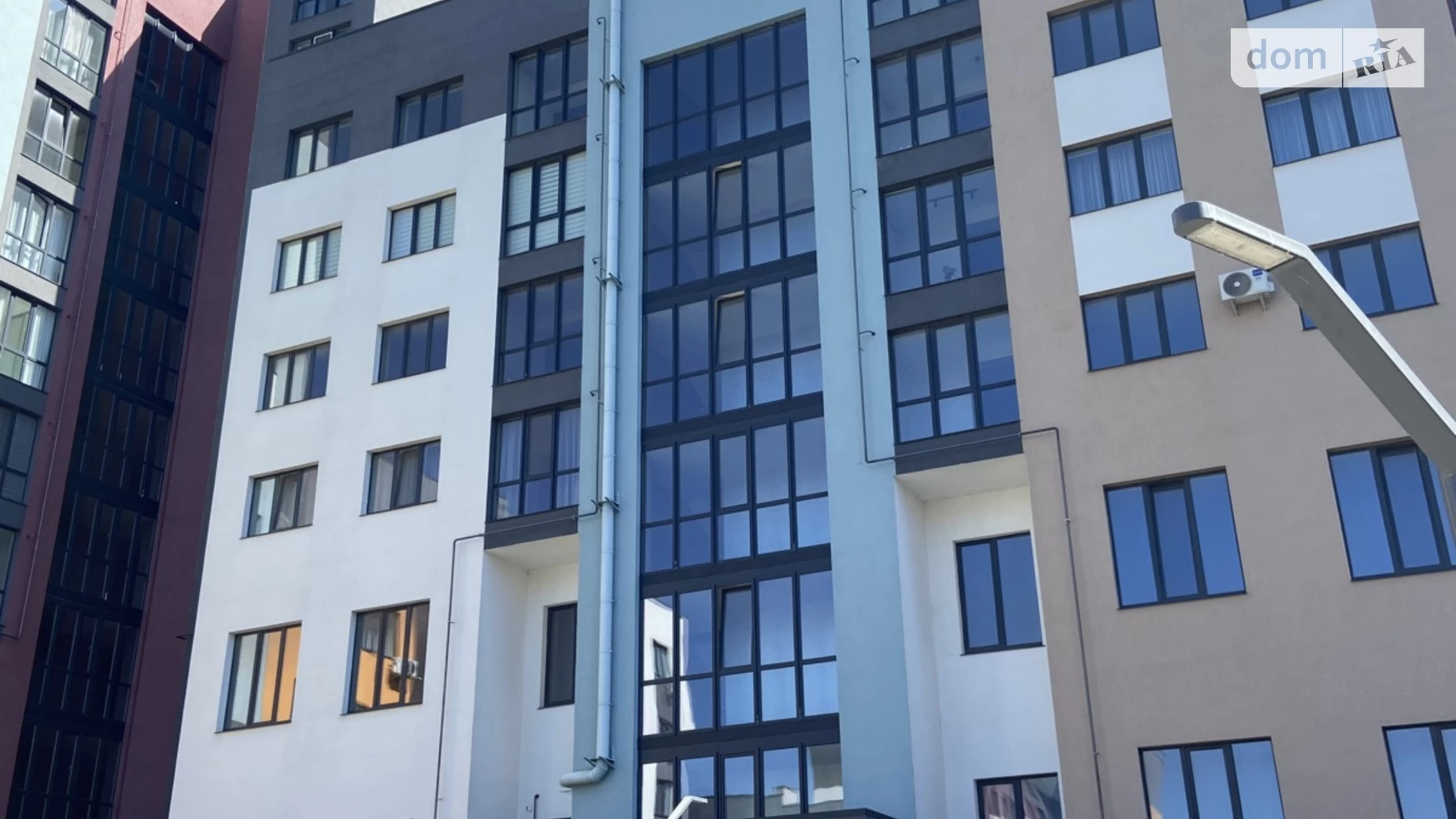 Продается 2-комнатная квартира 70.6 кв. м в Ровно, ул. Студенческая, 34 - фото 2