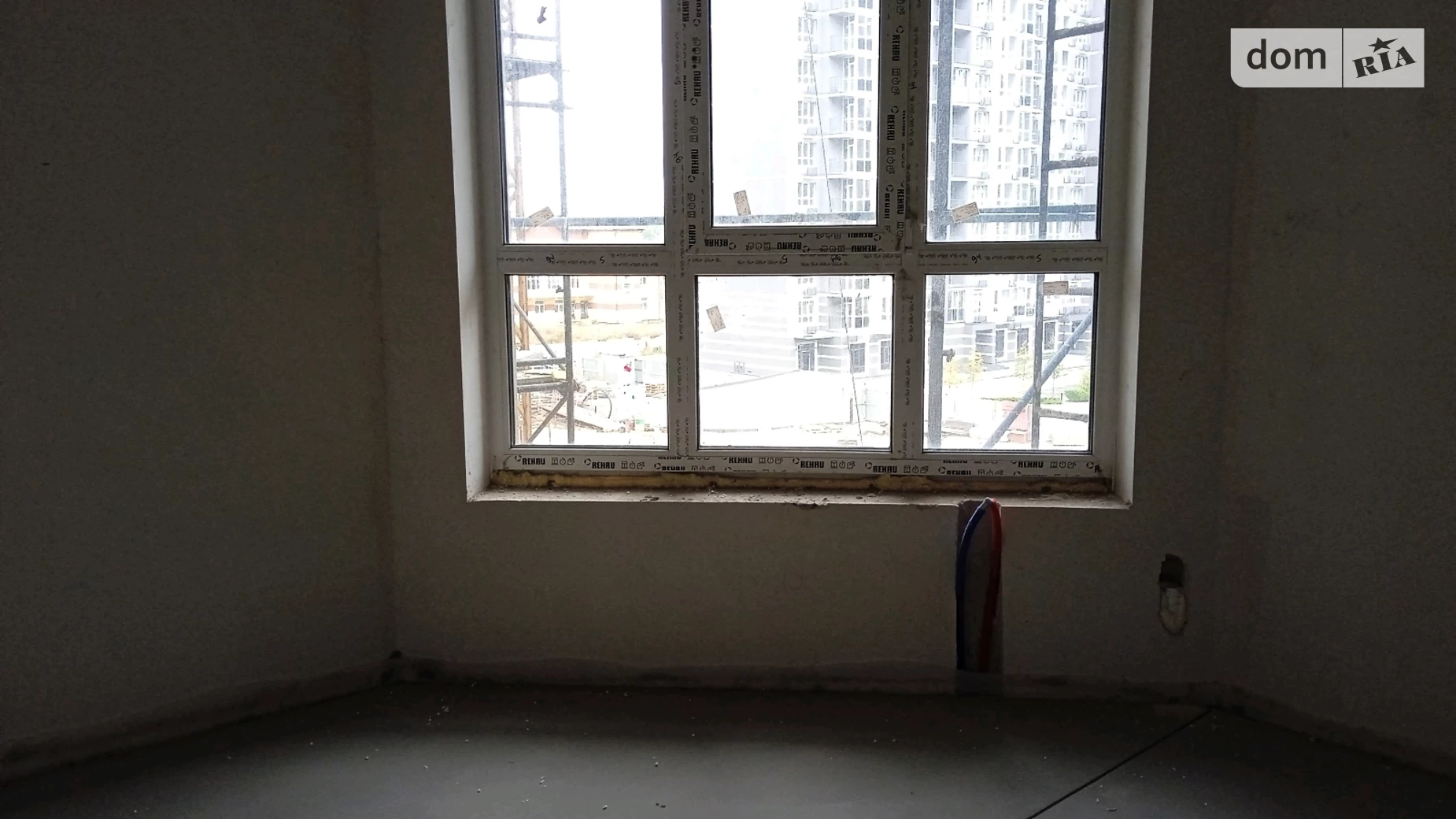 Продается 1-комнатная квартира 41 кв. м в Буче, бул. Леонида Бирюкова, 2А - фото 3