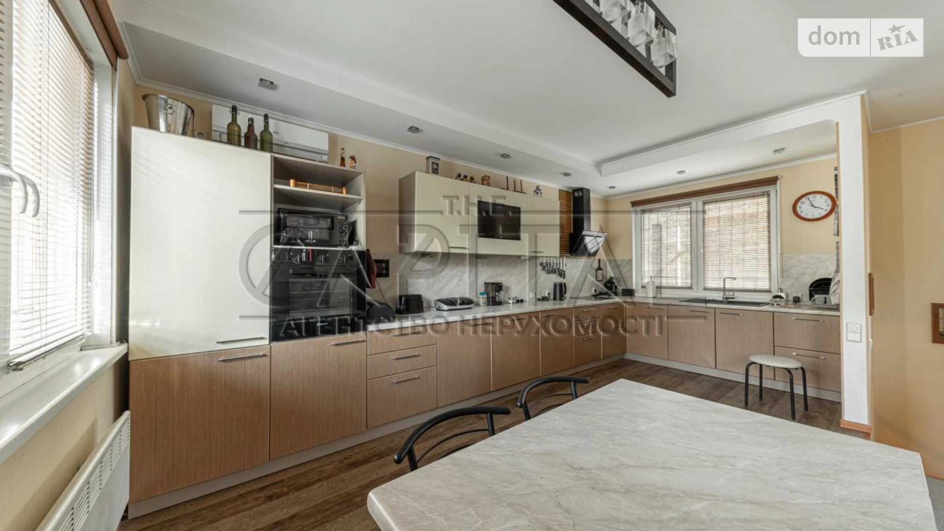 Сдается в аренду дом на 2 этажа 200 кв. м с балконом, цена: 1800 $ - фото 2
