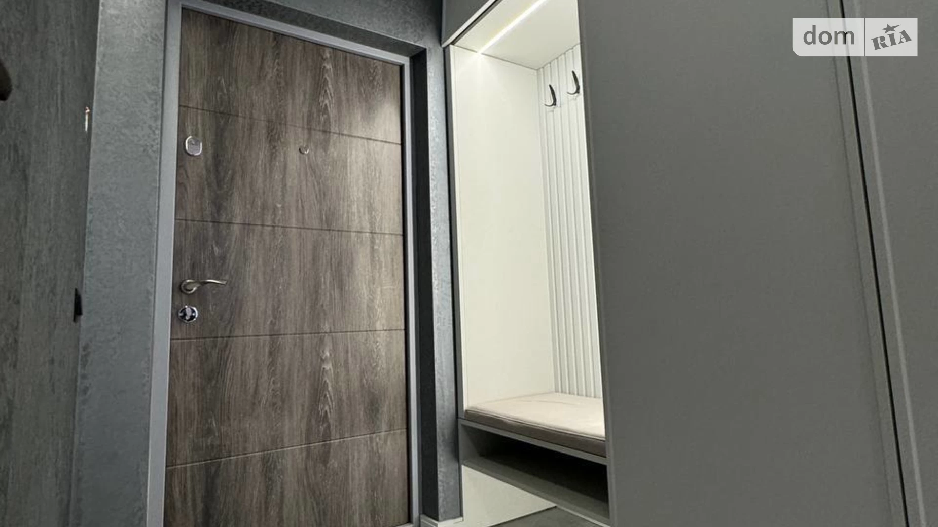 Продается 1-комнатная квартира 45 кв. м в Ивано-Франковске, ул. Бандеры Степана, 79 - фото 2