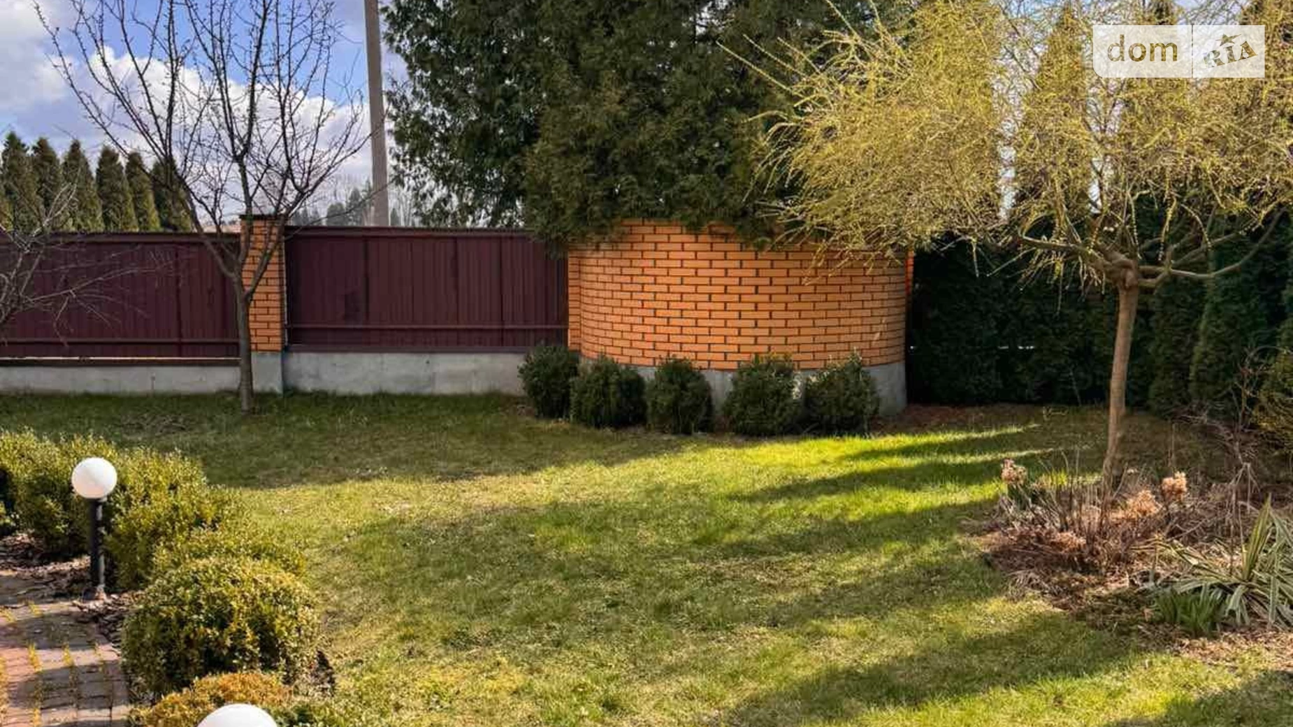 Продается дом на 2 этажа 215 кв. м с садом, цена: 185000 $ - фото 4